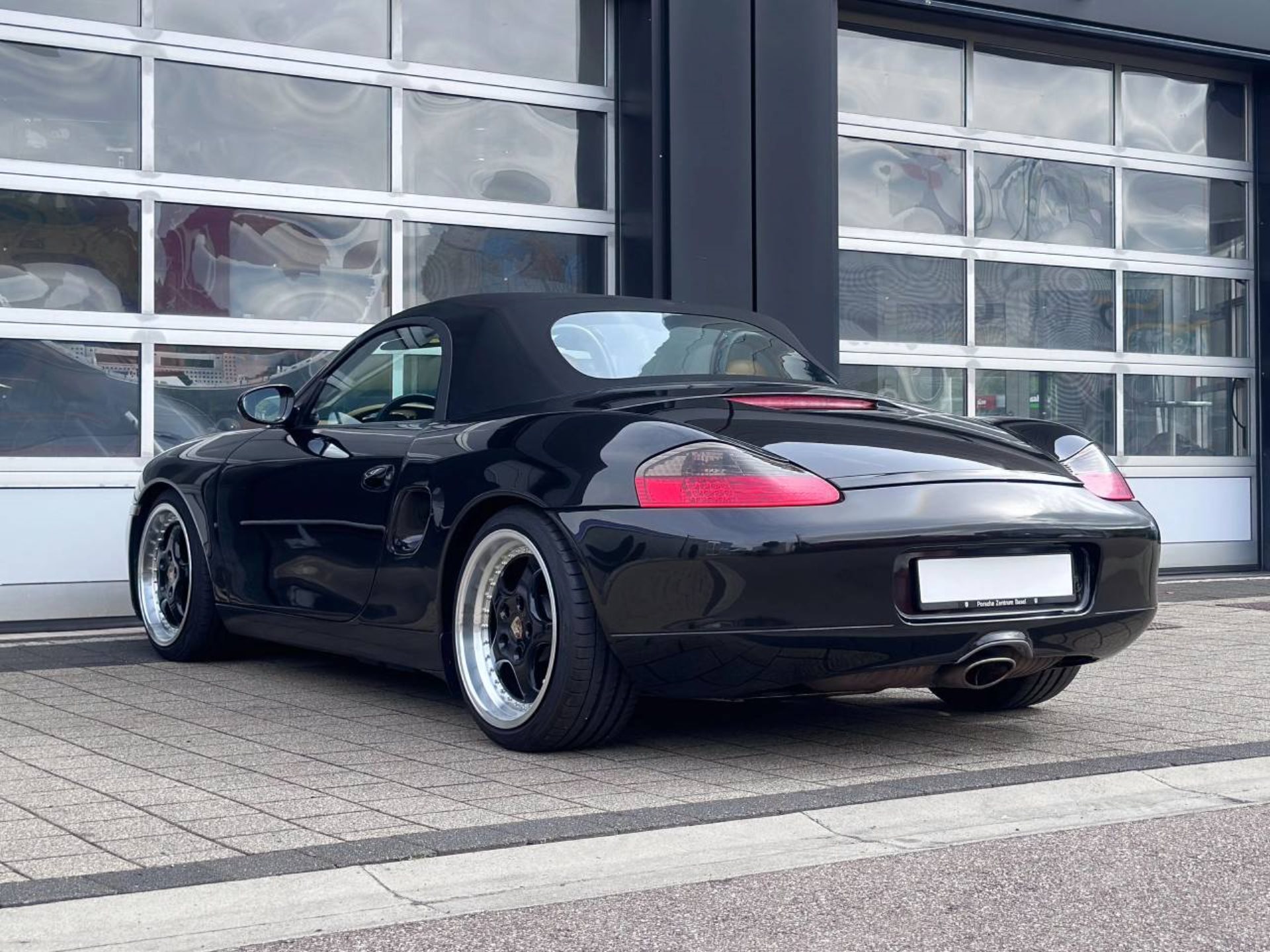 PORSCHE Boxster-image-11