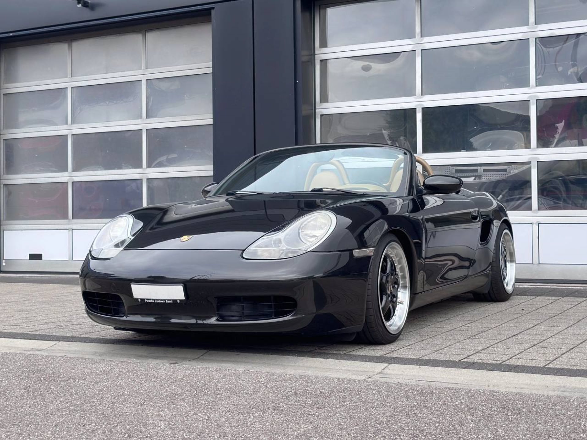PORSCHE Boxster-image-8