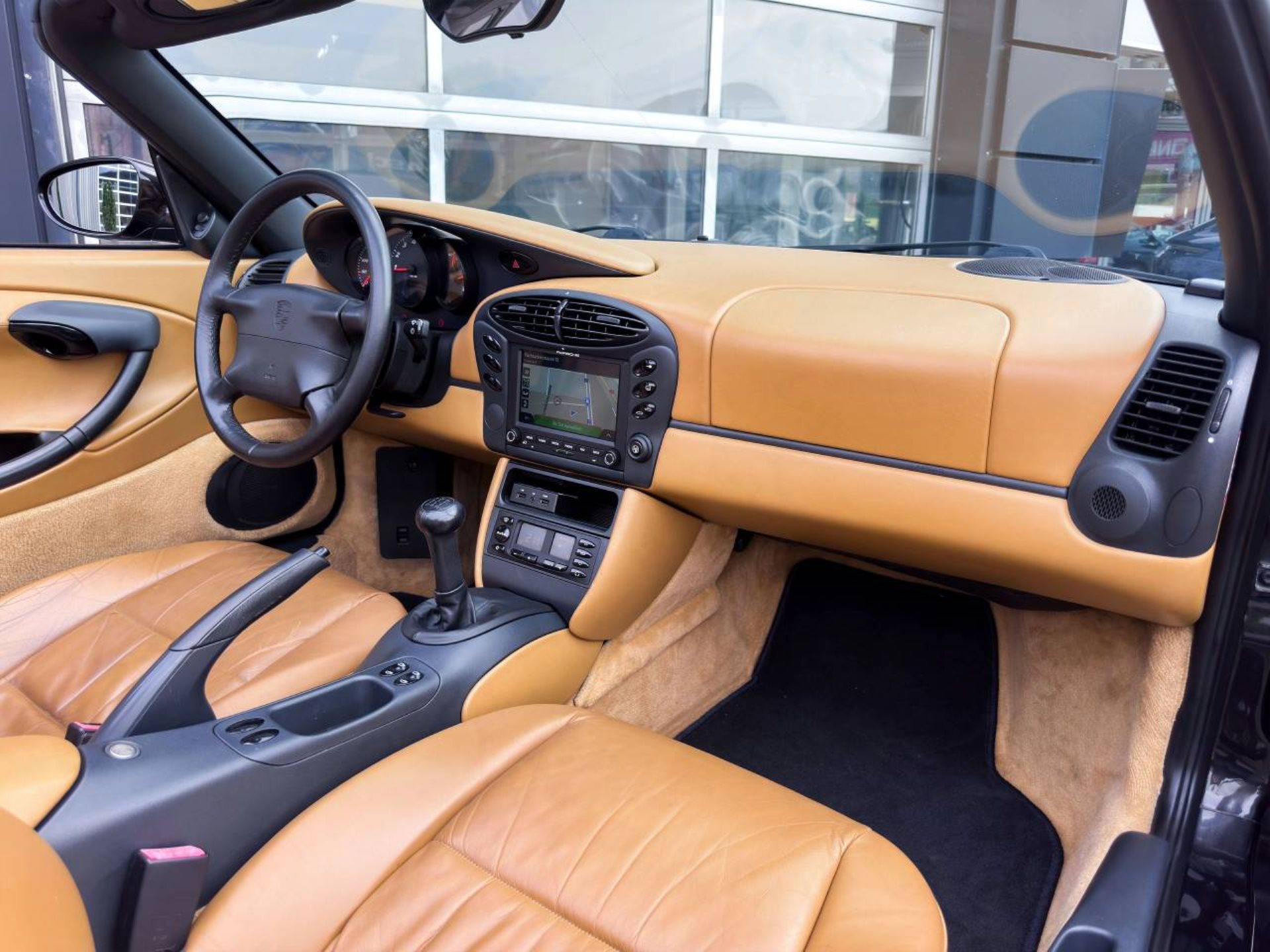PORSCHE Boxster-image-23