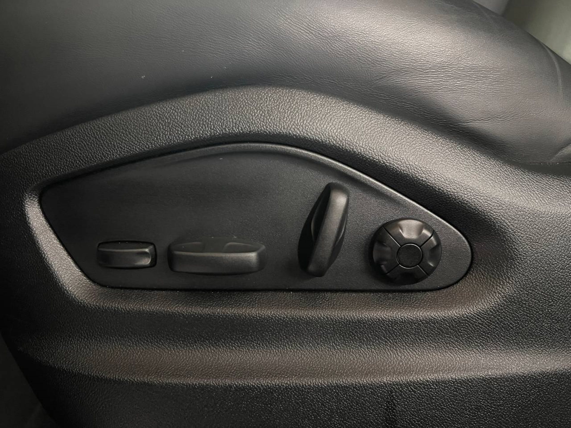 PORSCHE Cayenne E-Hybrid-image-23