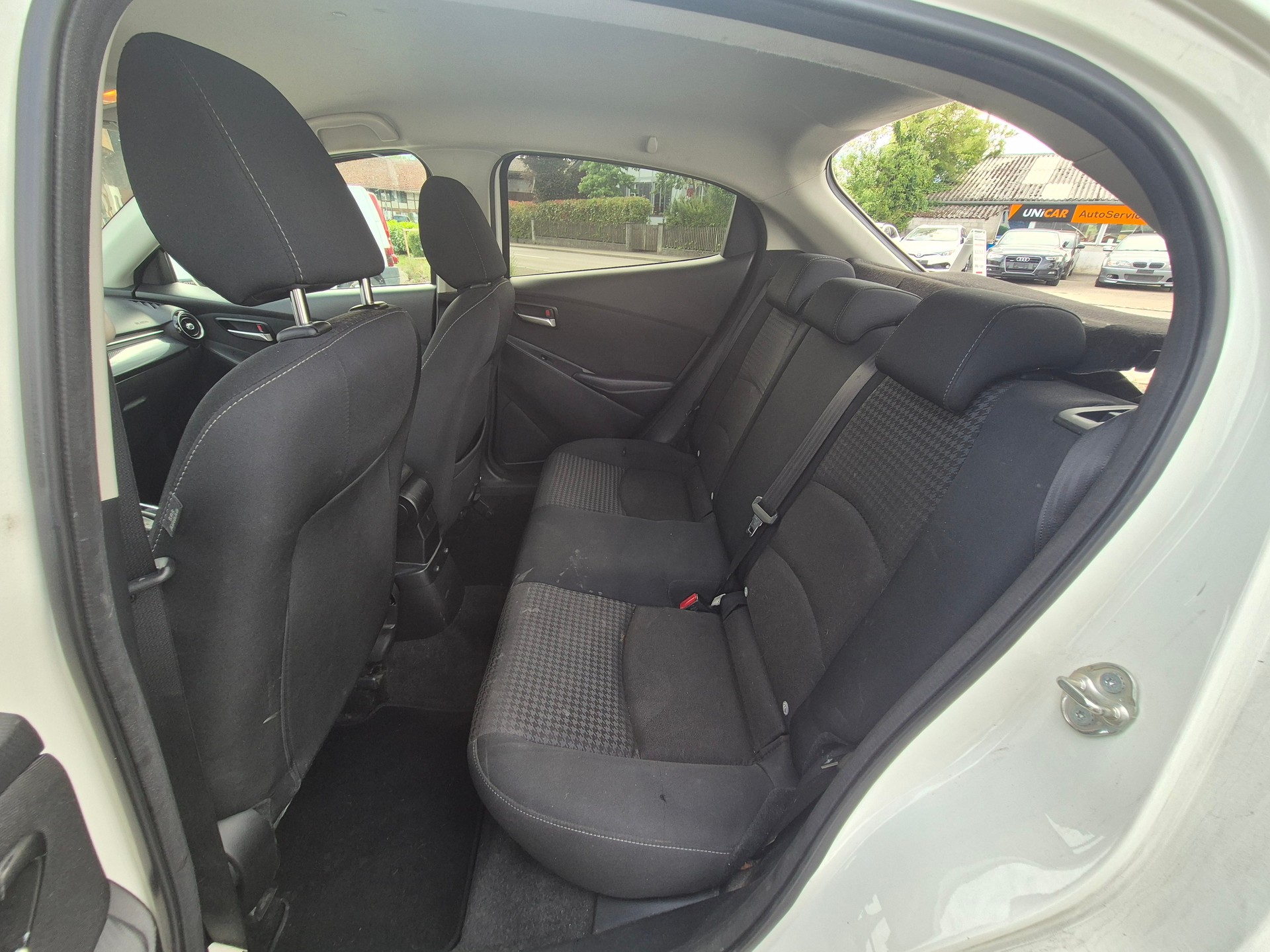 MAZDA 2 SKYACTIV-G 90 MFK Revolution Automat-image-8