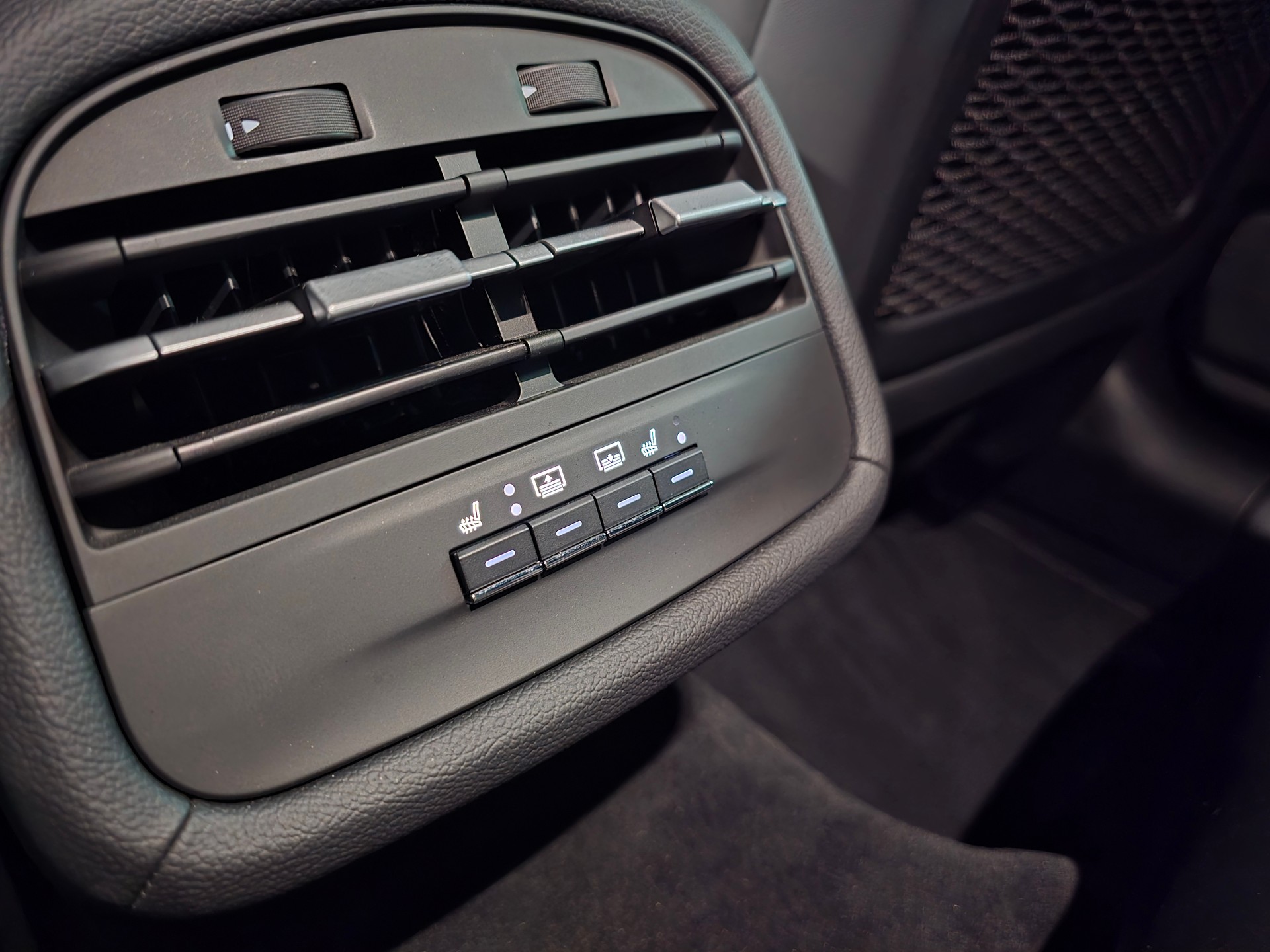 MASERATI Ghibli 2.0 Hybrid GranLuso Automatica-image-21