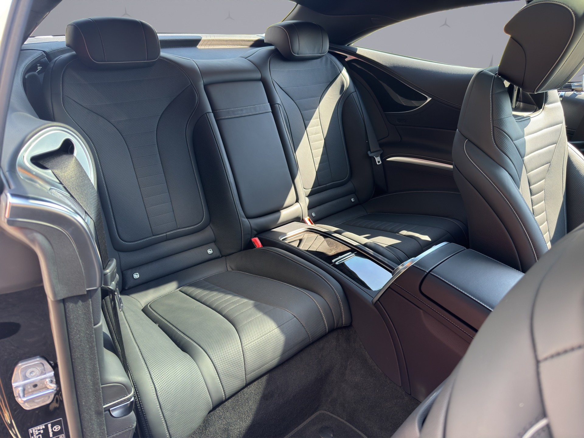 MERCEDES-BENZ S 560 V8 AMG Line 4MATIC Coupé-image-16