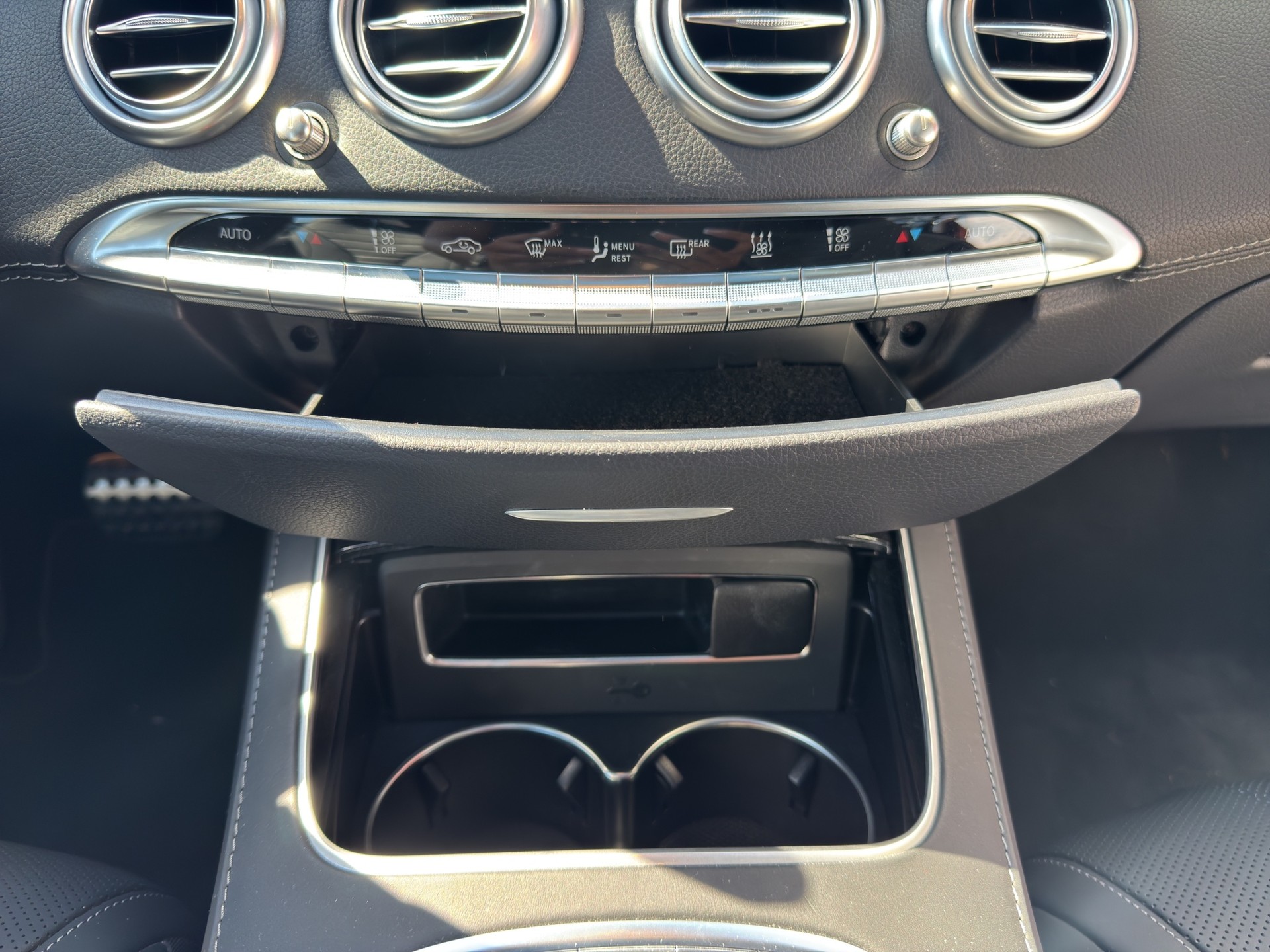 MERCEDES-BENZ S 560 V8 AMG Line 4MATIC Coupé-image-19