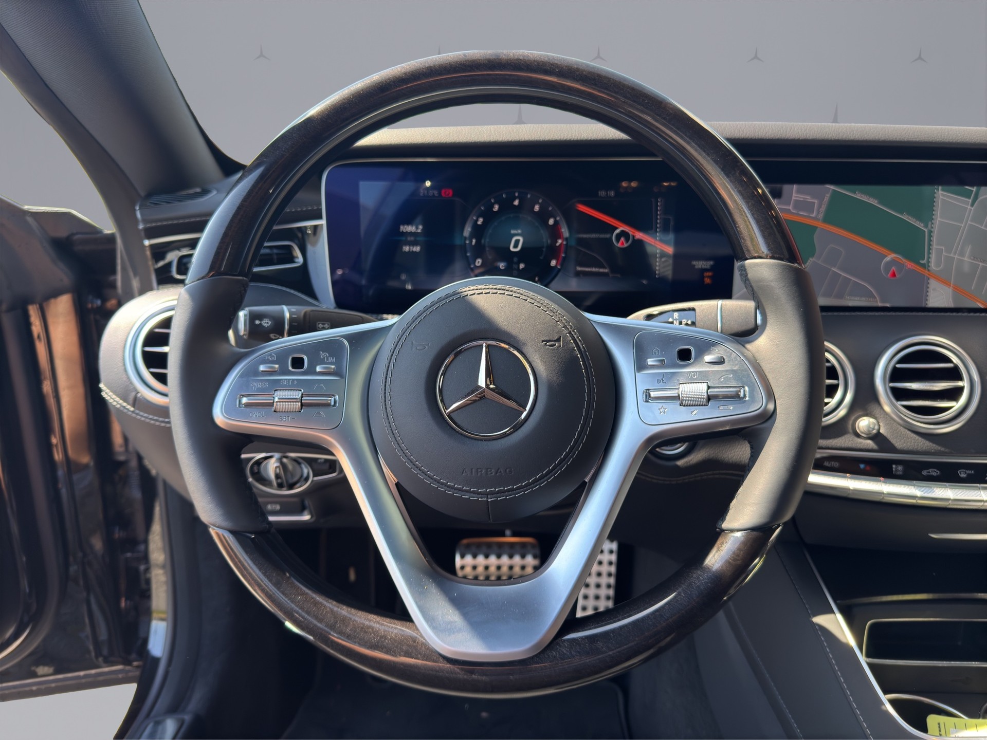 MERCEDES-BENZ S 560 V8 AMG Line 4MATIC Coupé-image-11
