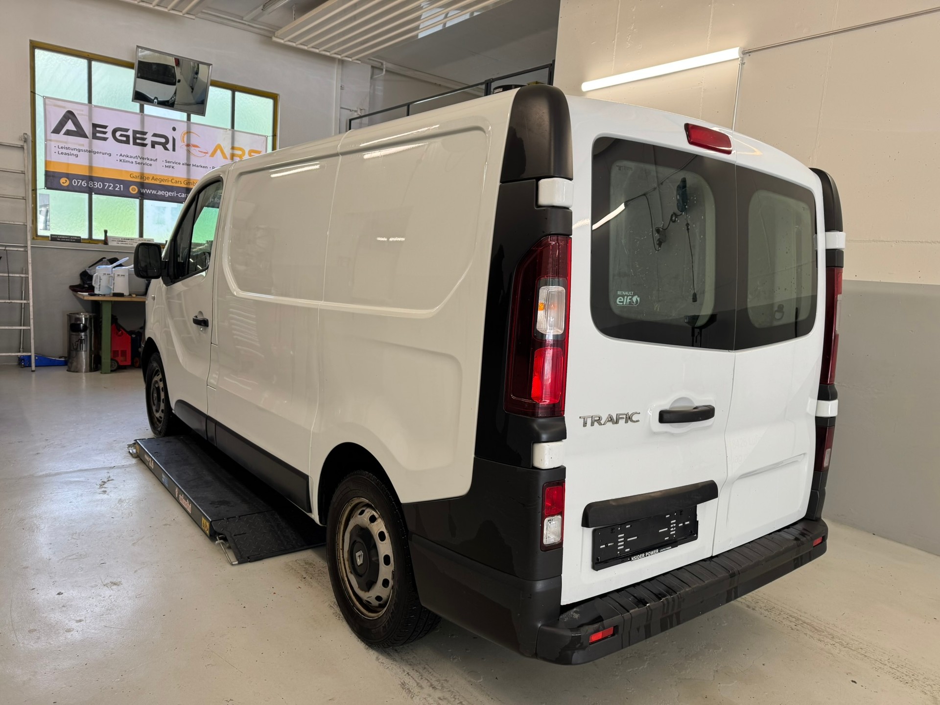 RENAULT Trafic 1.6 dCi 90 2.7t Access L1H1-image-5
