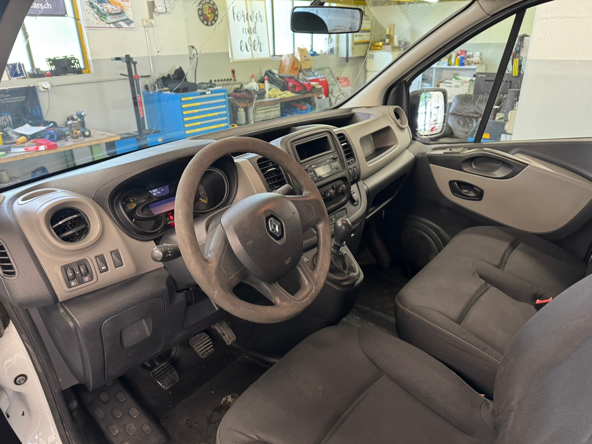 RENAULT Trafic 1.6 dCi 90 2.7t Access L1H1-image-6