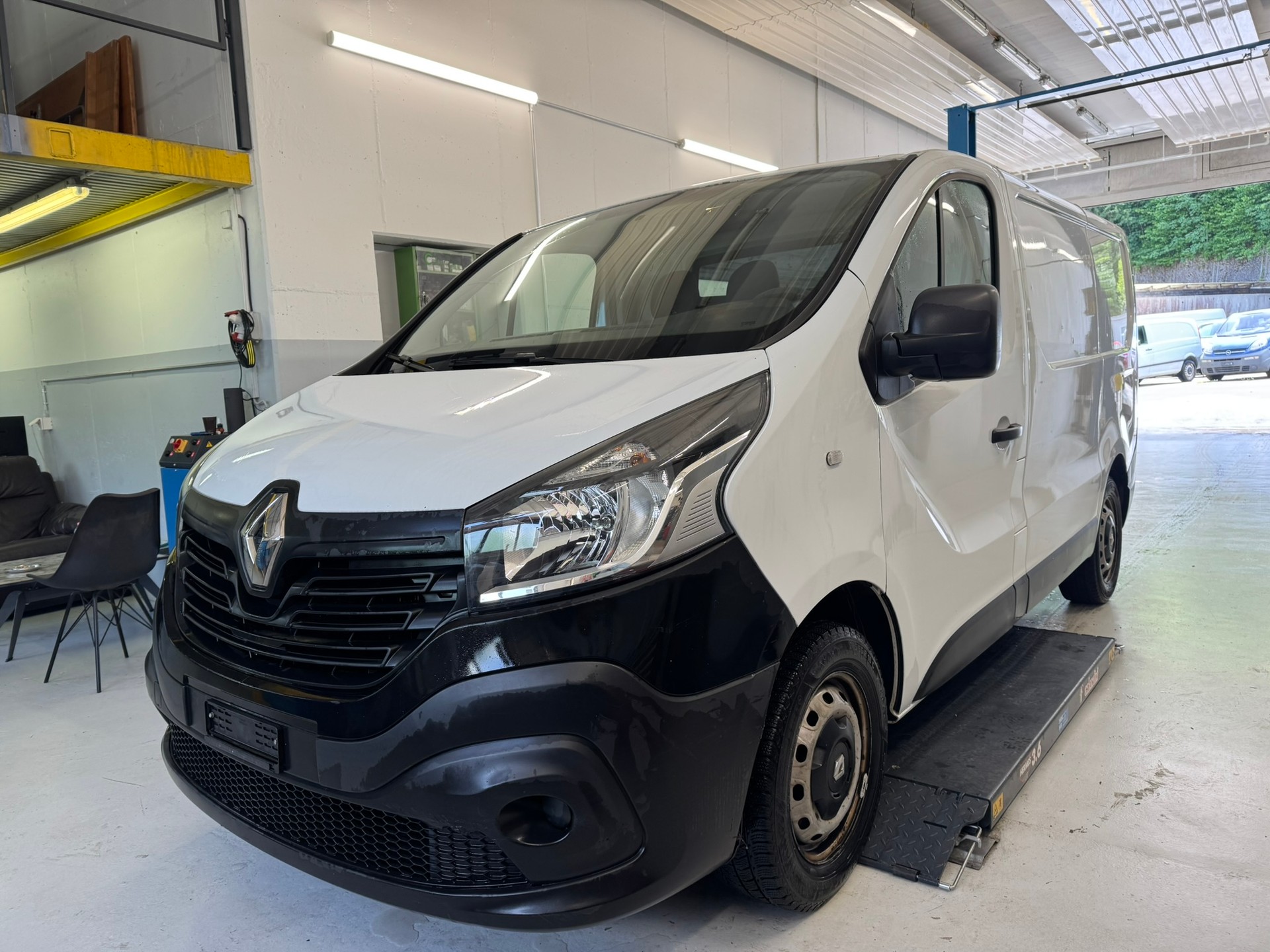RENAULT Trafic 1.6 dCi 90 2.7t Access L1H1-image-0