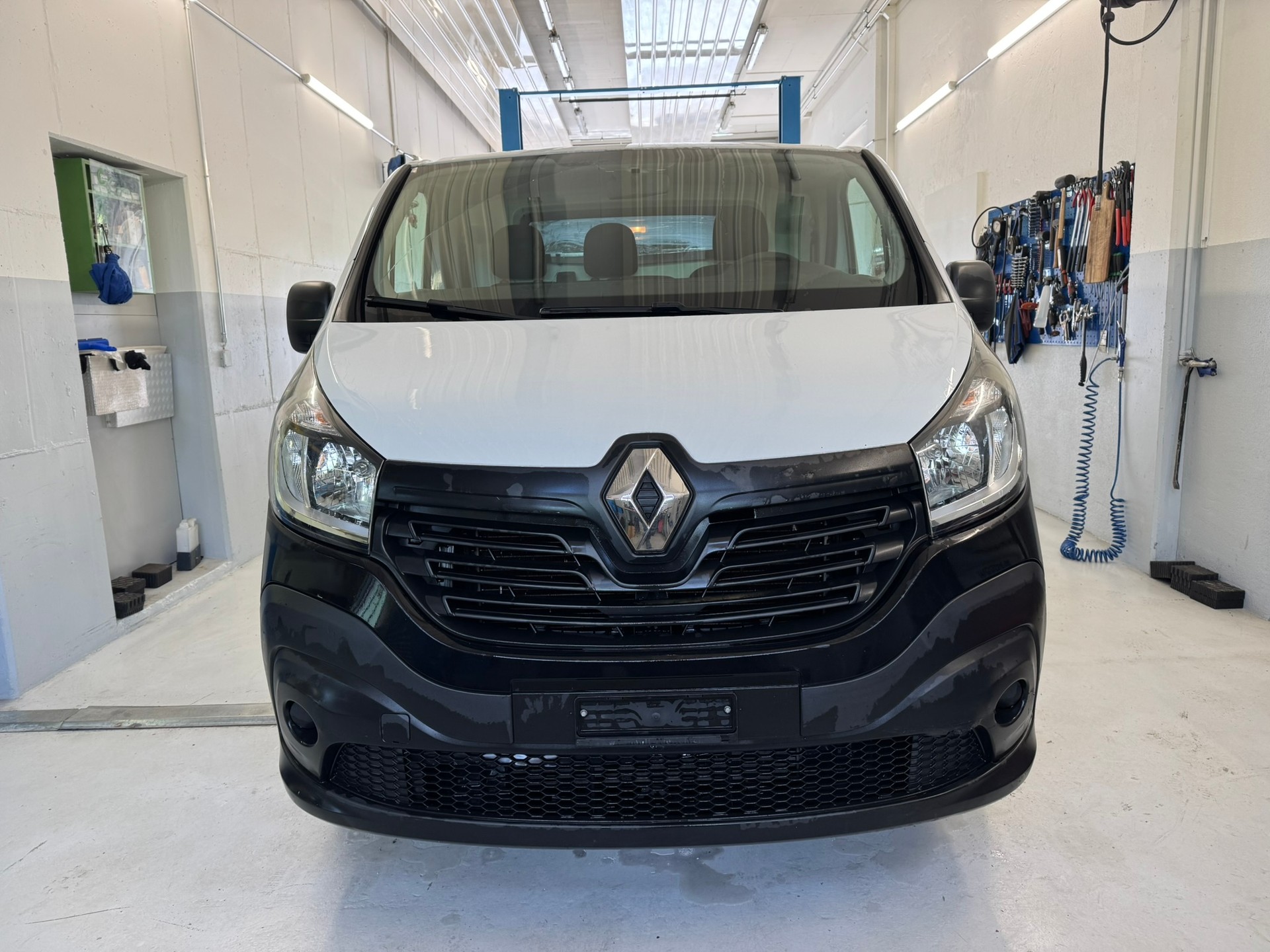 RENAULT Trafic 1.6 dCi 90 2.7t Access L1H1-image-1