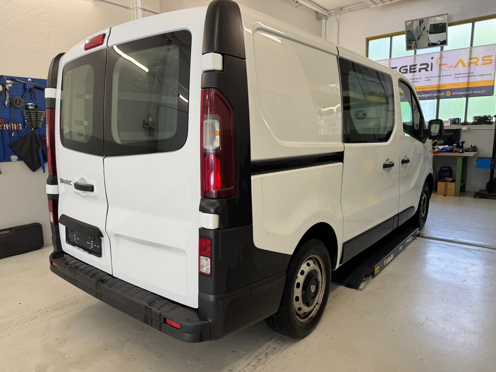 RENAULT Trafic 1.6 dCi 90 2.7t Access L1H1-image-3