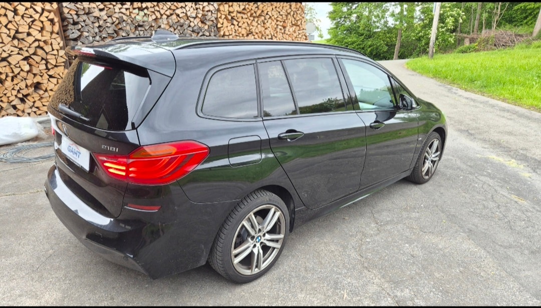 BMW 218i Gran Tourer Sport Line Steptronic-image-1