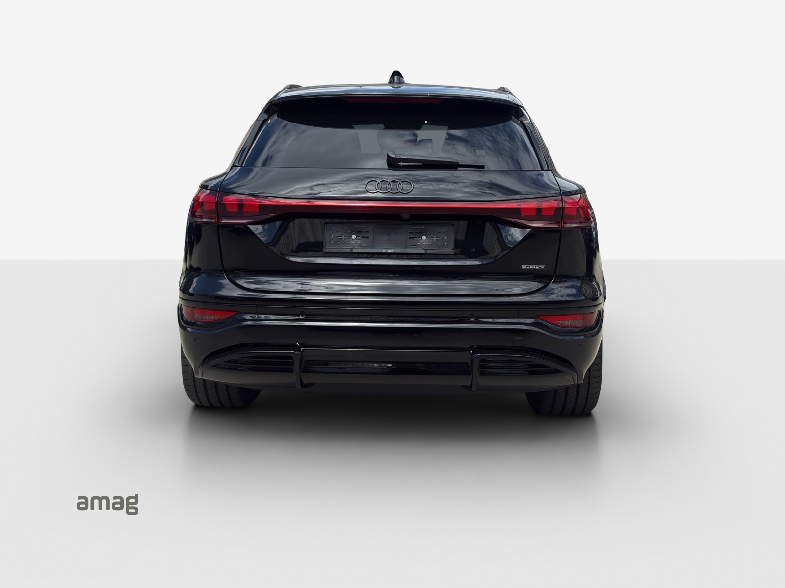 AUDI Q6 e-tron quattro-image-3