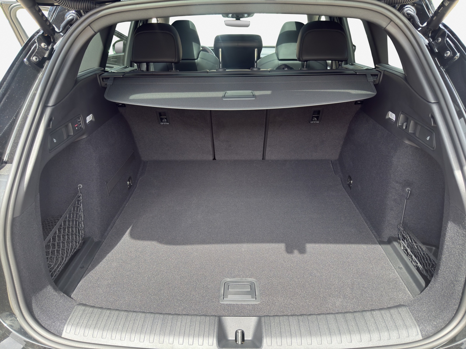 AUDI Q6 e-tron quattro-image-12