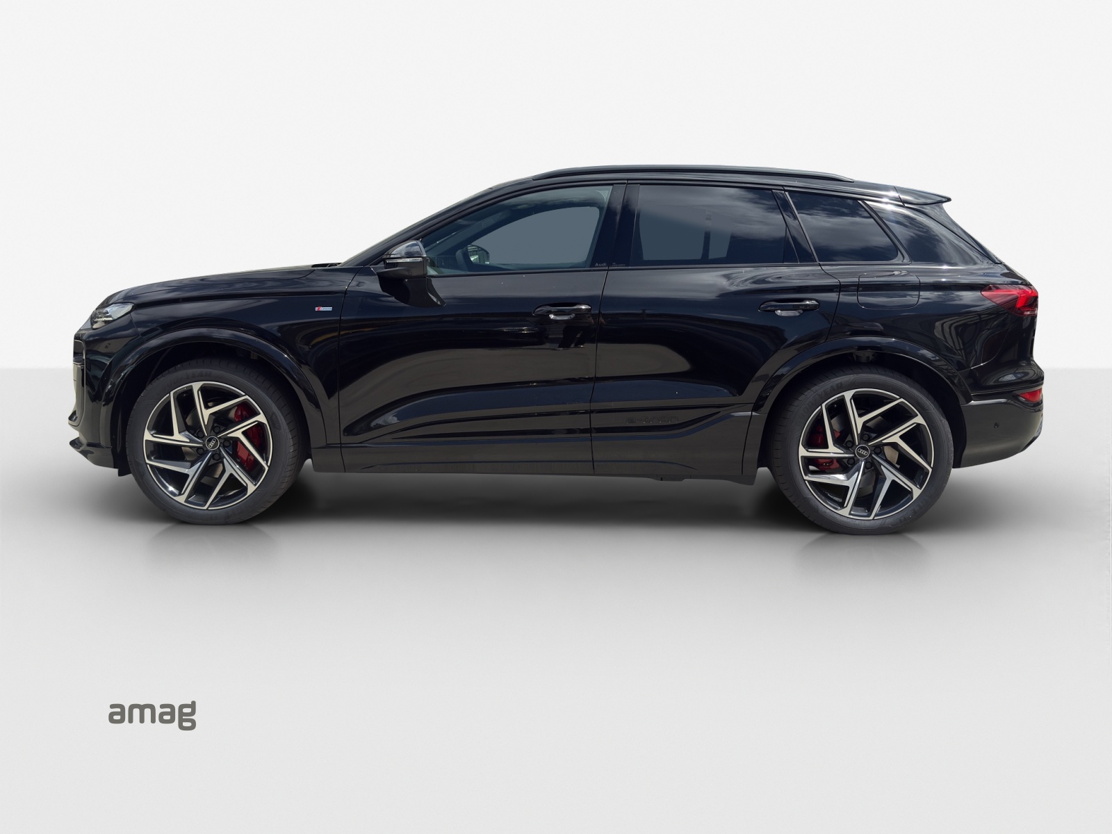 AUDI Q6 e-tron quattro-image-1
