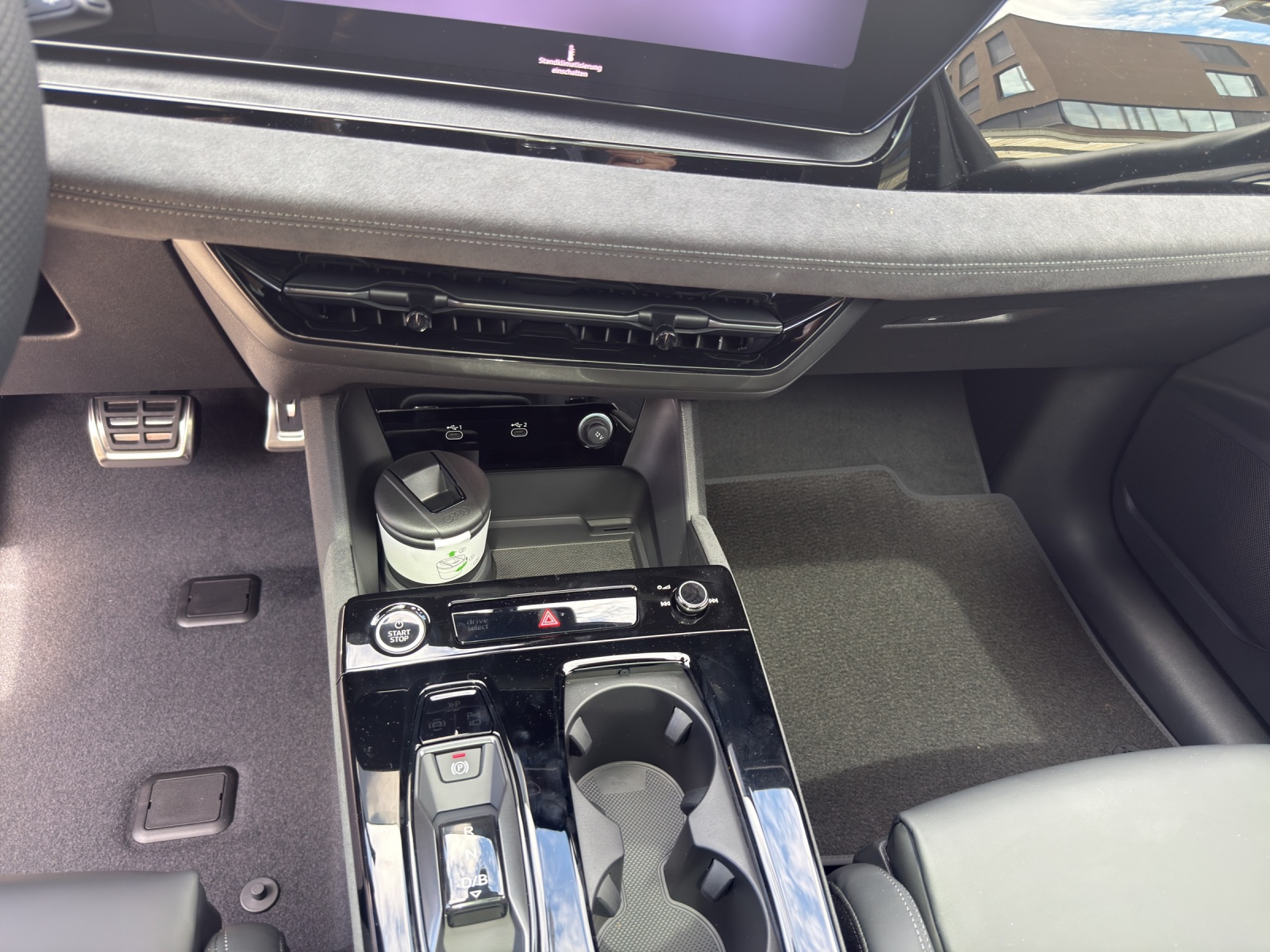 AUDI Q6 e-tron quattro-image-10