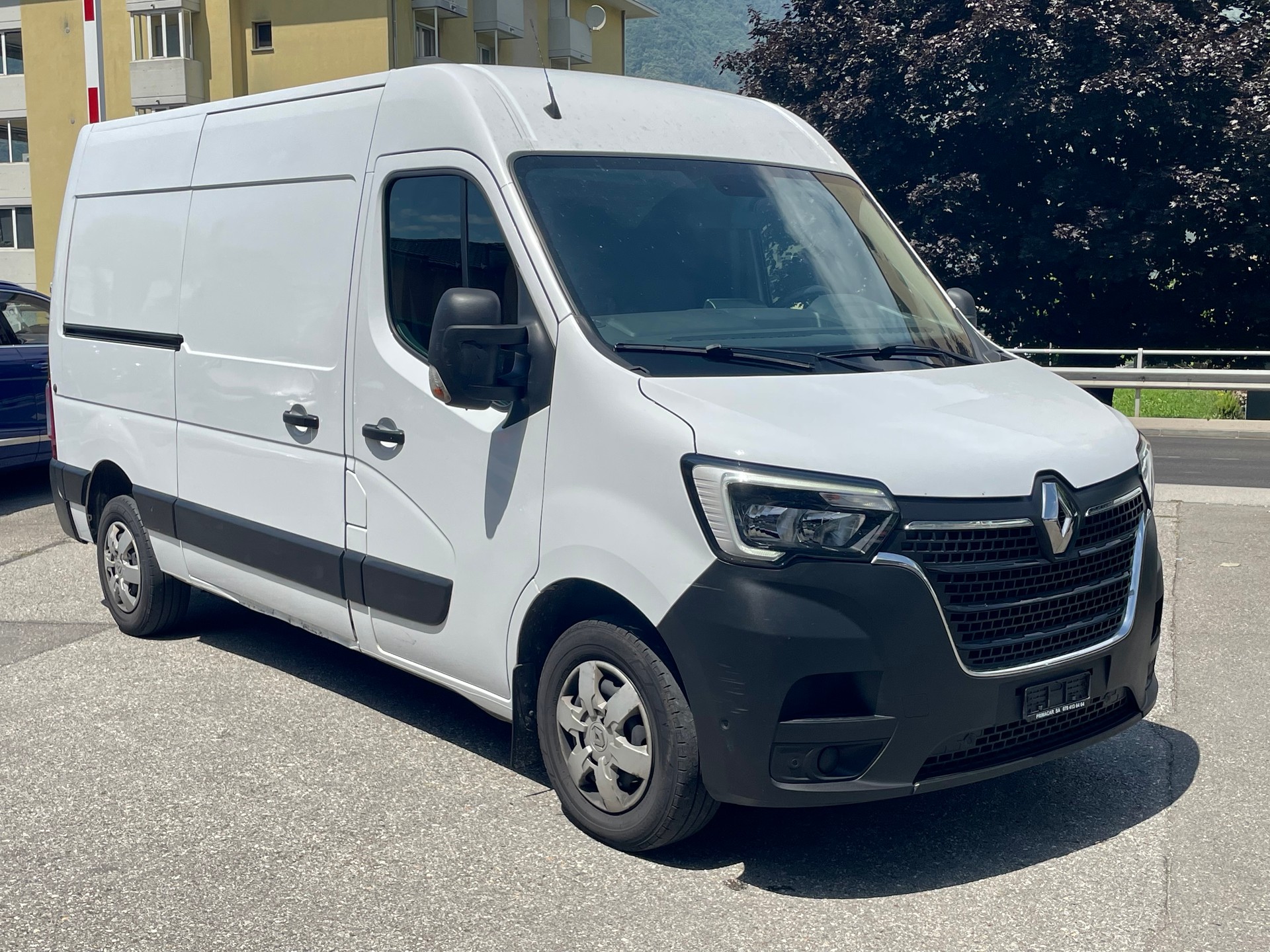 RENAULT Master T35 2.3 Blue dCi 135 L2H2-image-12