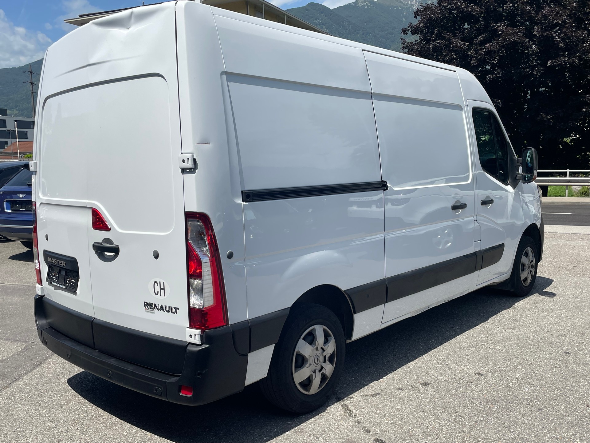 RENAULT Master T35 2.3 Blue dCi 135 L2H2-image-8