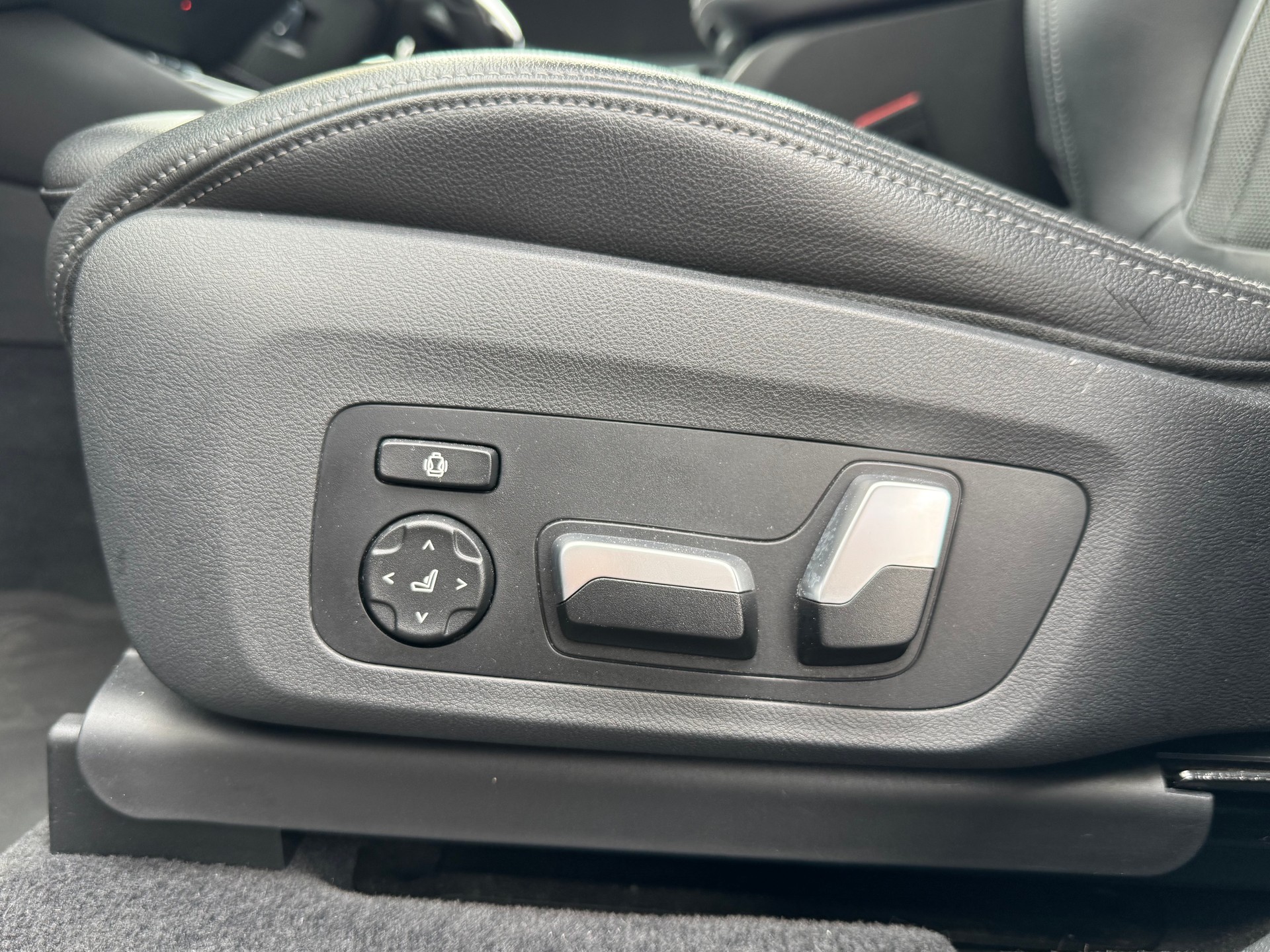 BMW X3 xDrive 20d Individual xLine Steptronic-image-14