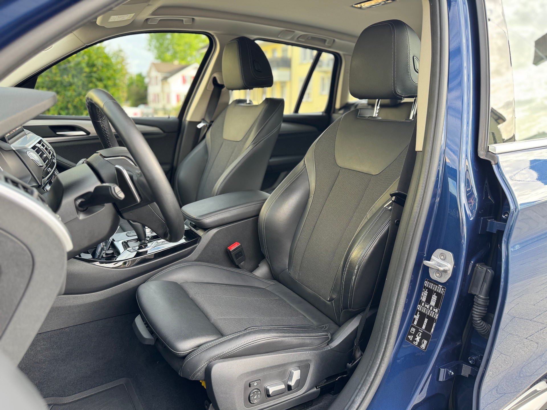 BMW X3 xDrive 20d Individual xLine Steptronic-image-13