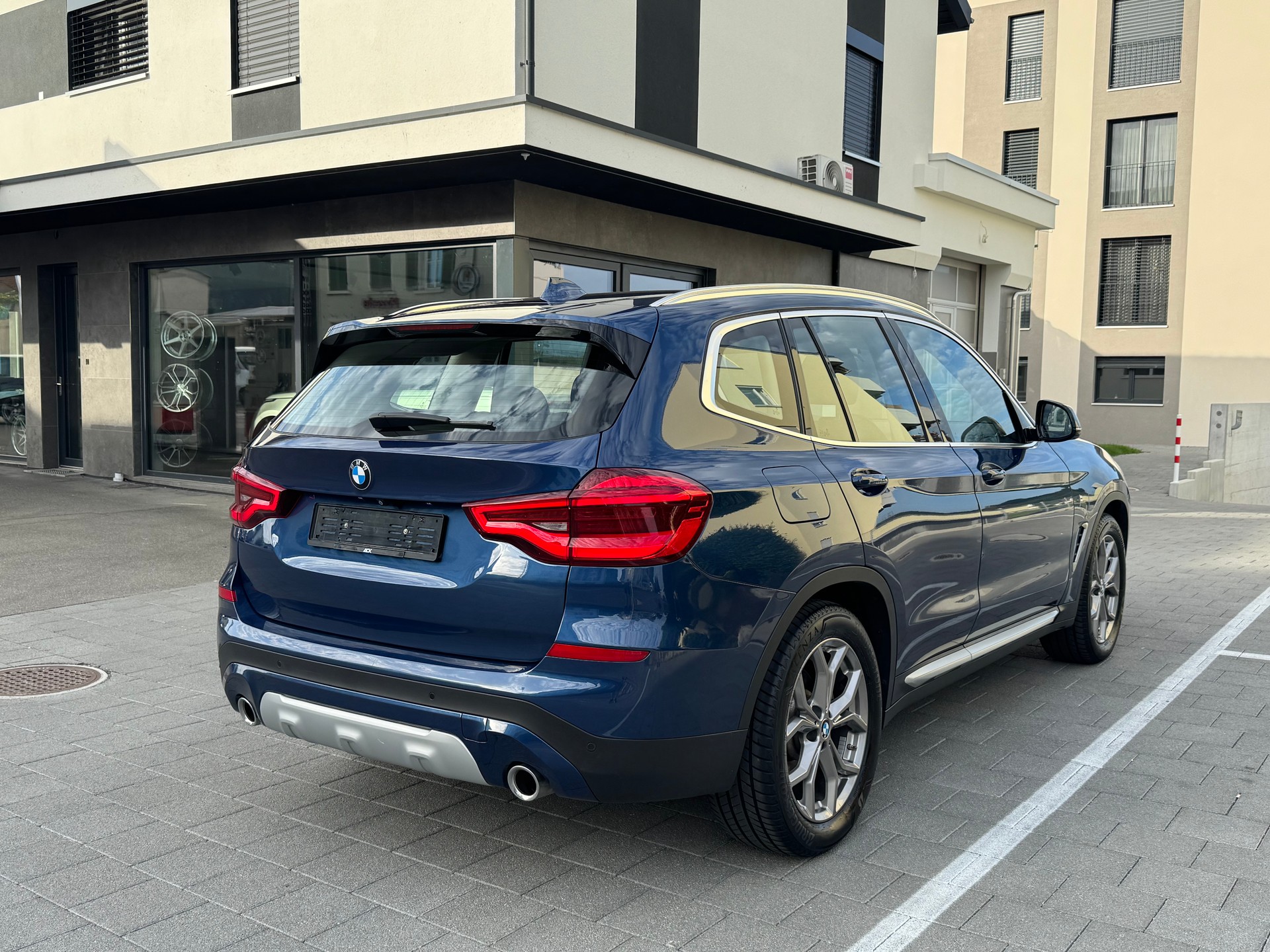 BMW X3 xDrive 20d Individual xLine Steptronic-image-3