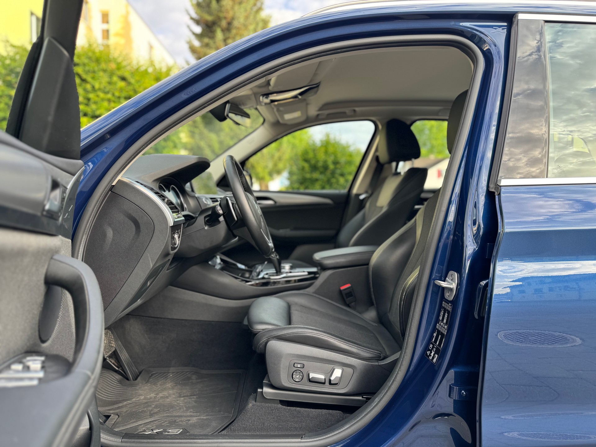 BMW X3 xDrive 20d Individual xLine Steptronic-image-12