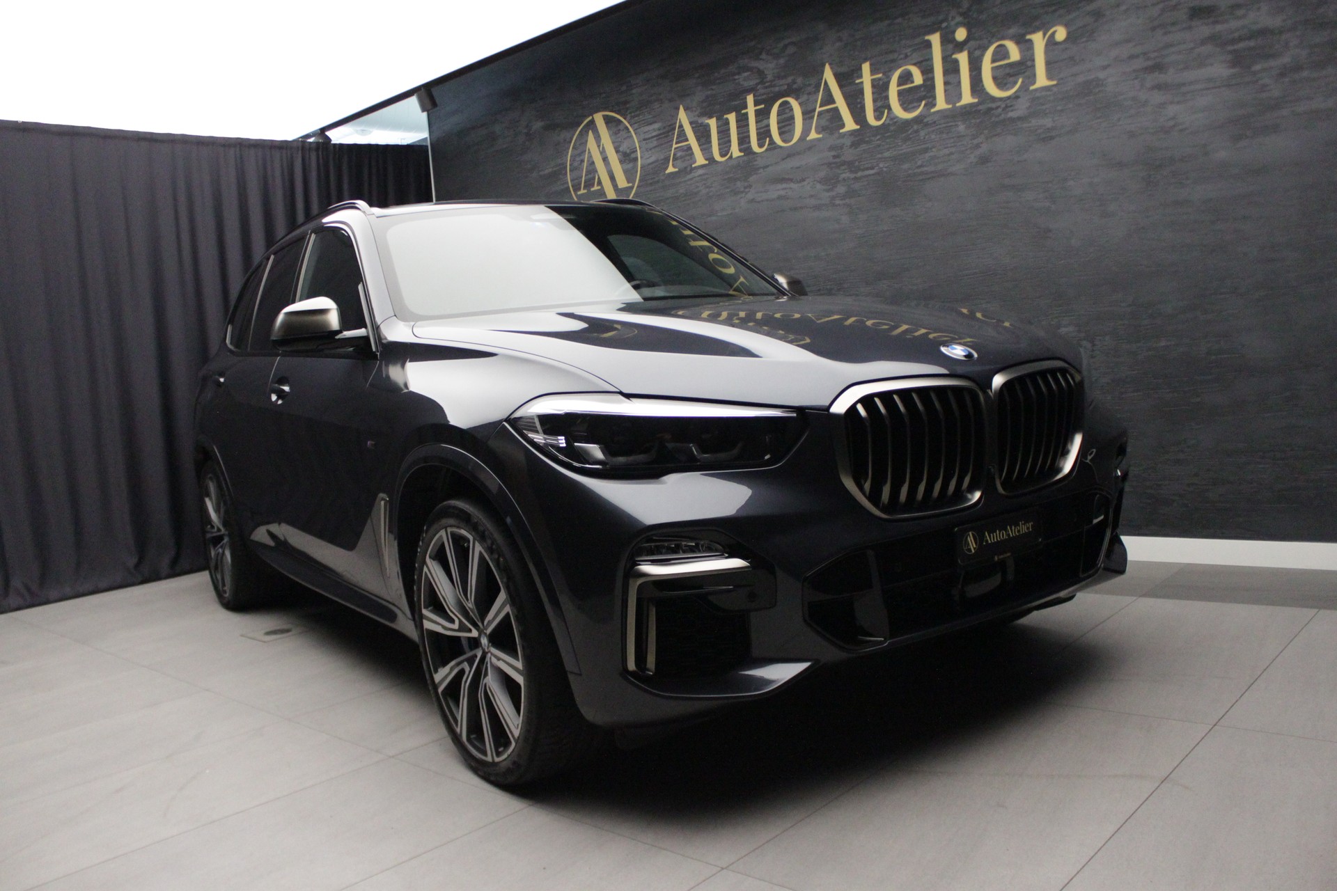 BMW X5 xDrive M50i Steptronic-image-0