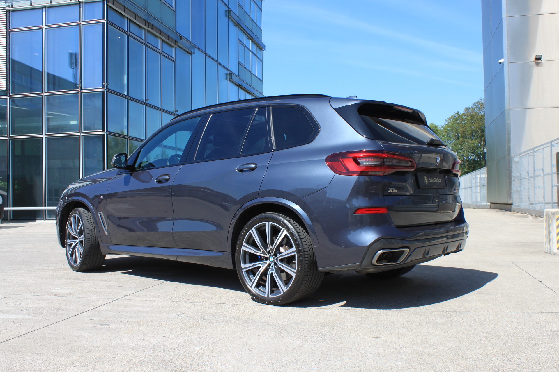 BMW X5 xDrive M50i Steptronic-image-9