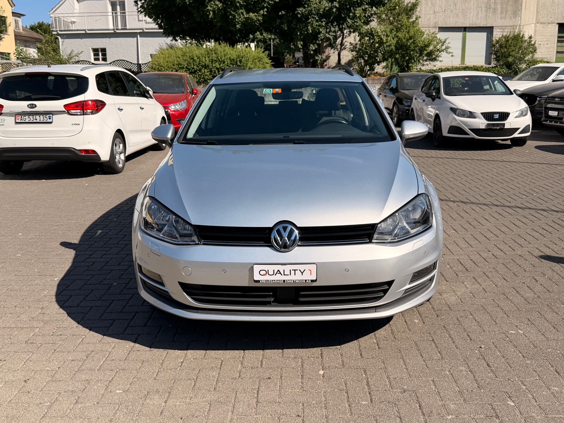VW Golf Variant 1.6 TDI Trendline 4Motion-image-1