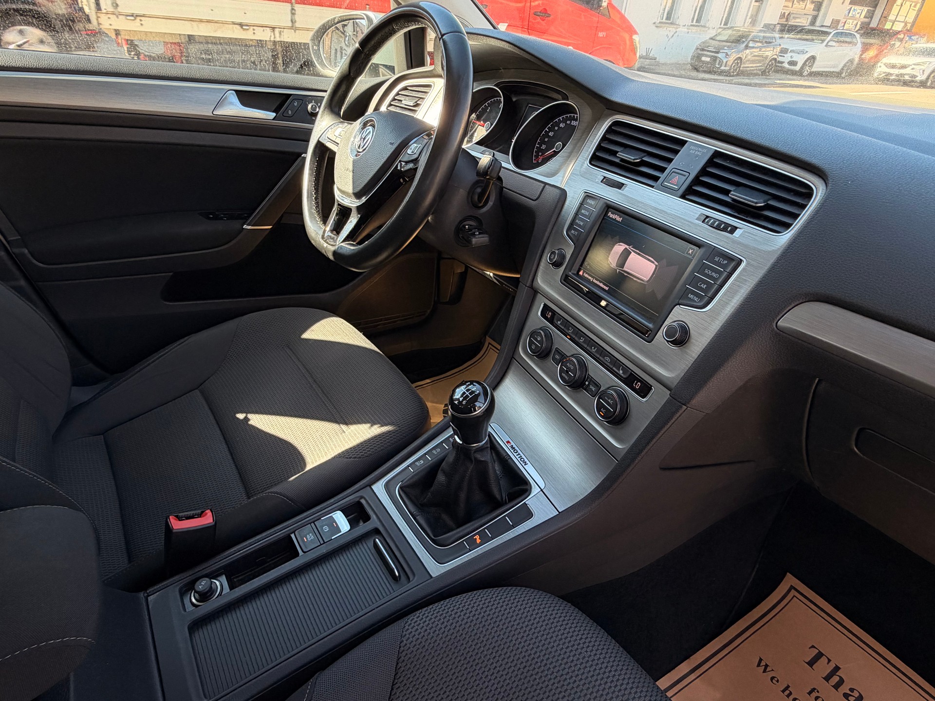 VW Golf Variant 1.6 TDI Trendline 4Motion-image-14