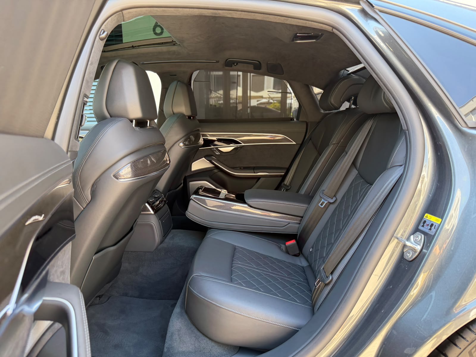 AUDI A8 50 TDI quattro tiptronic-image-9