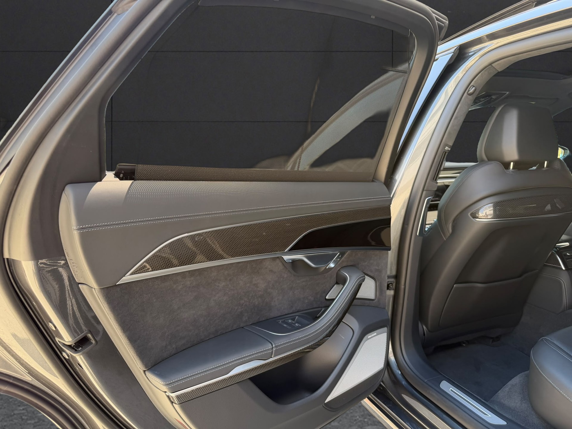AUDI A8 50 TDI quattro tiptronic-image-10
