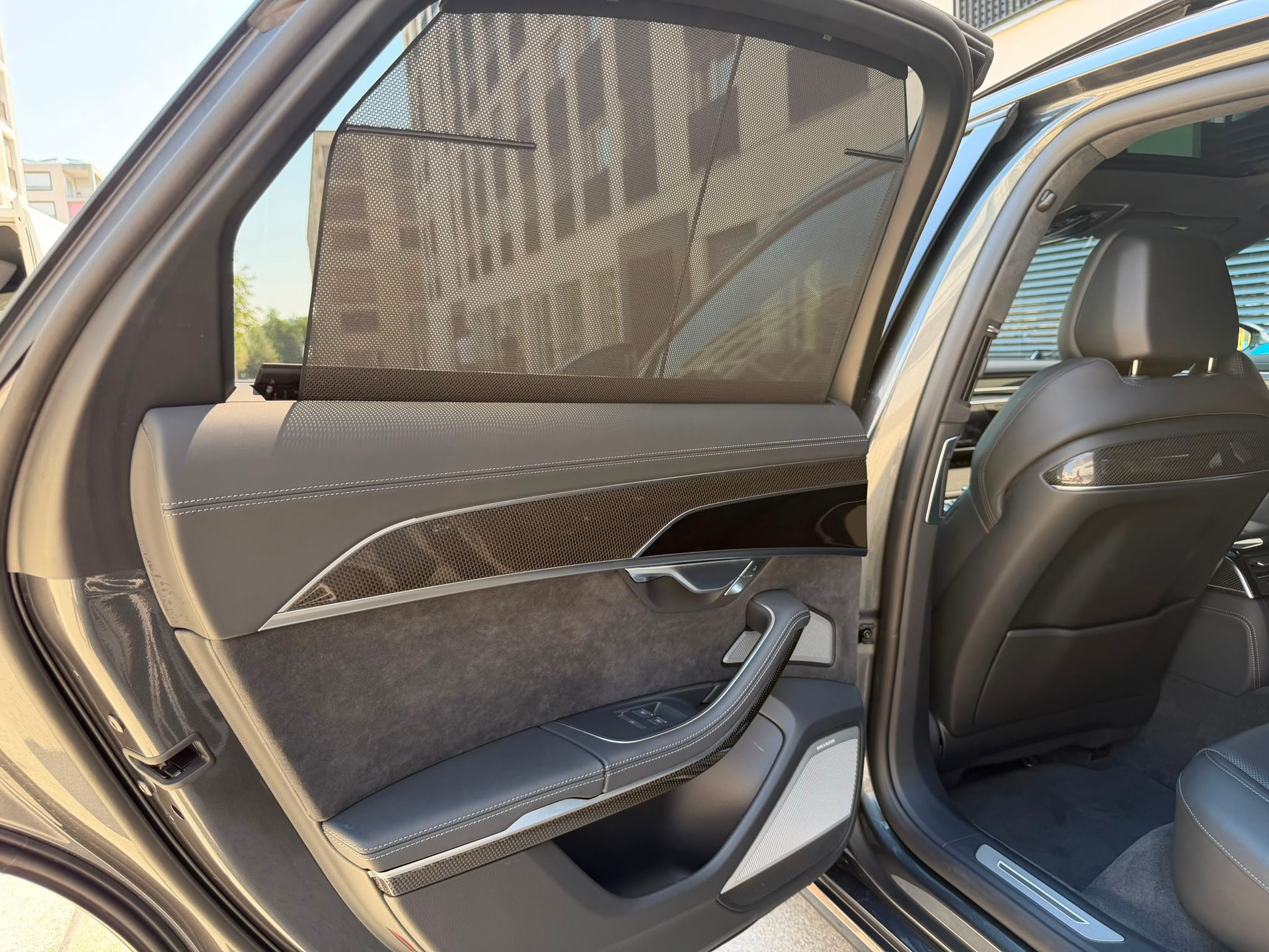AUDI A8 50 TDI quattro tiptronic-image-10