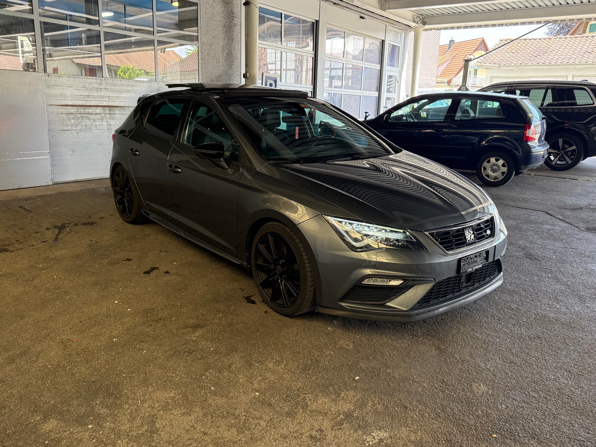 SEAT Leon 1.4 TSI ACT FR Evolution DSG-image-2