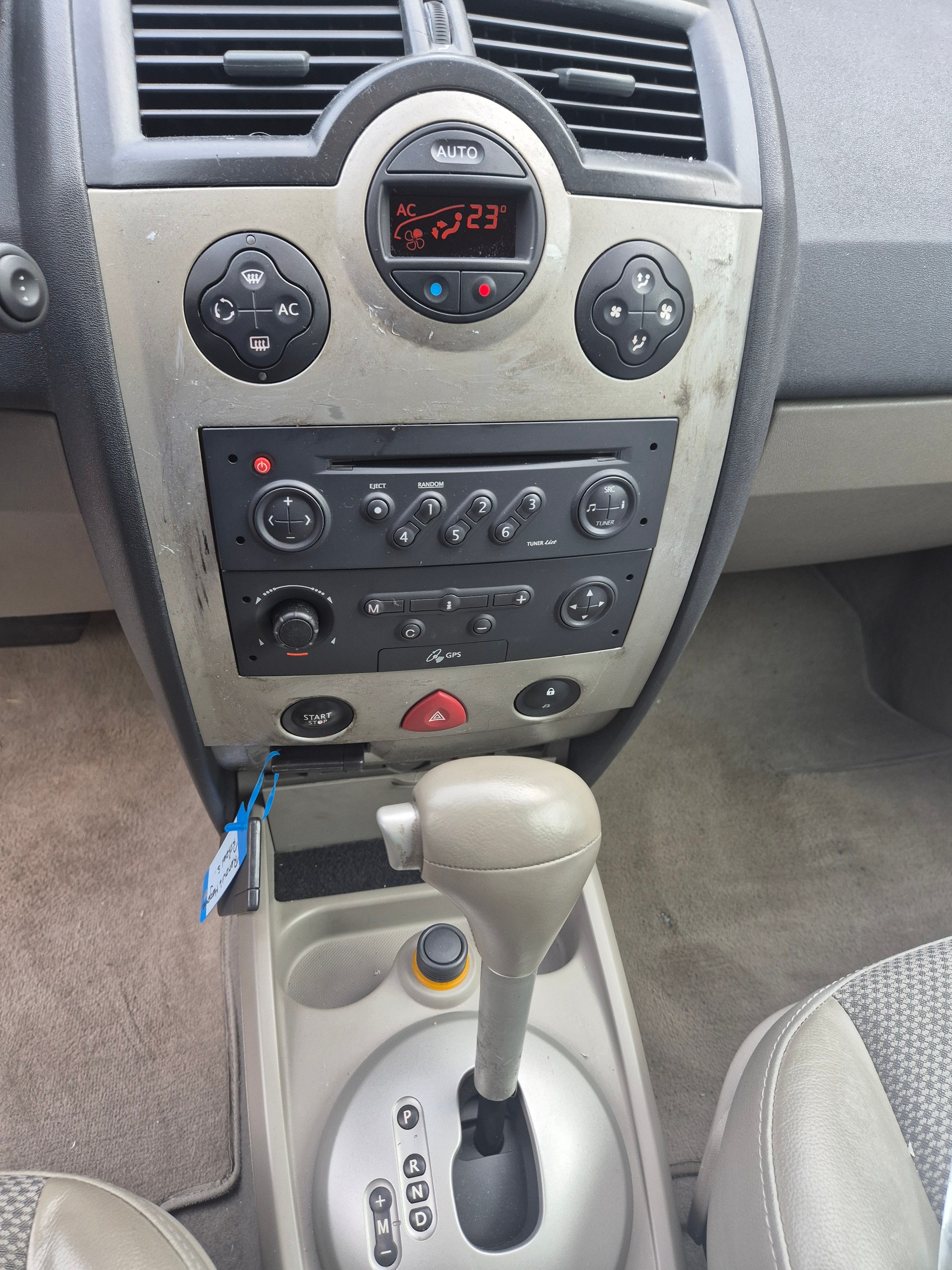 RENAULT Mégane 2.0 16V Privilège-image-5