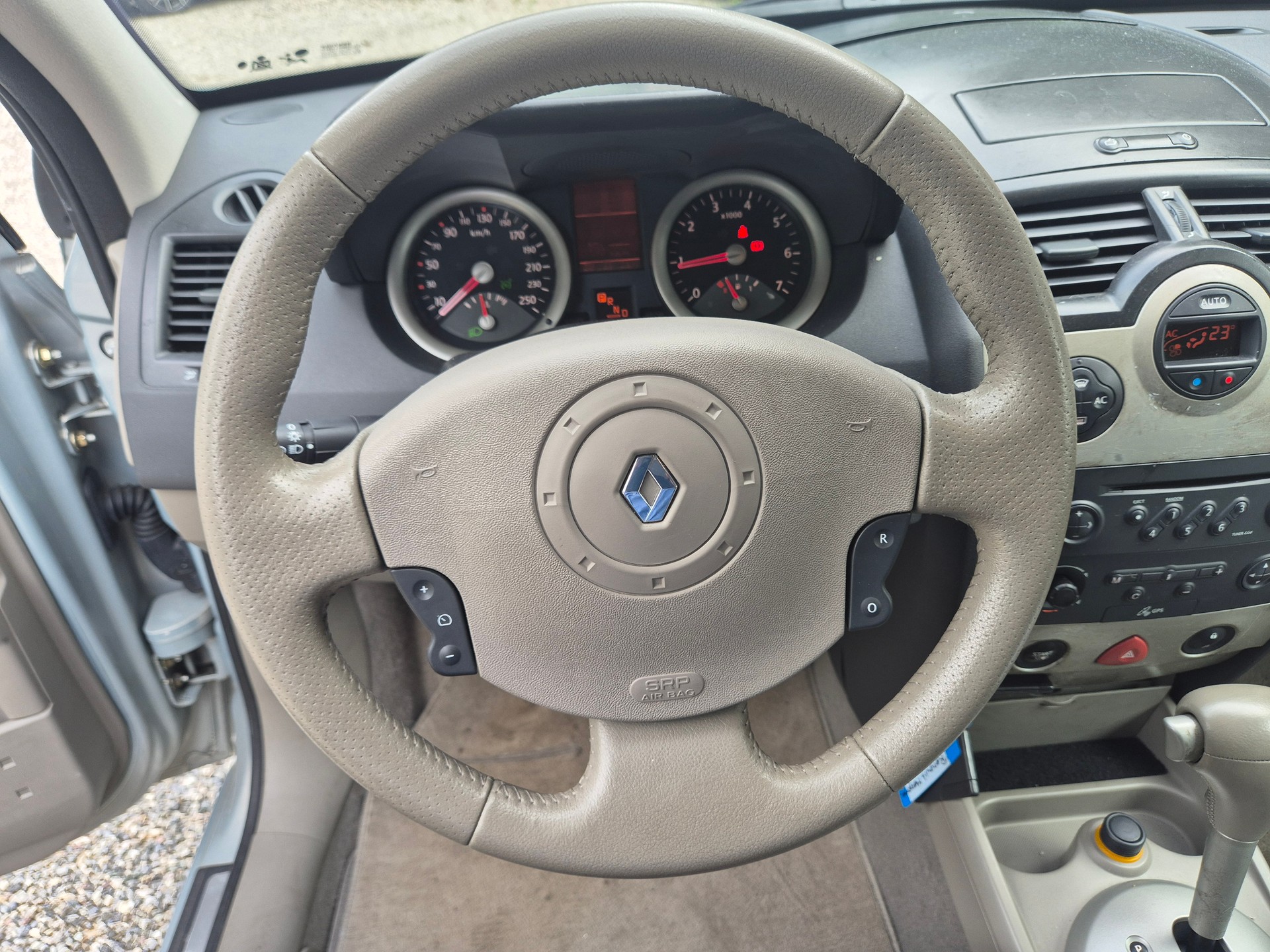 RENAULT Mégane 2.0 16V Privilège-image-4