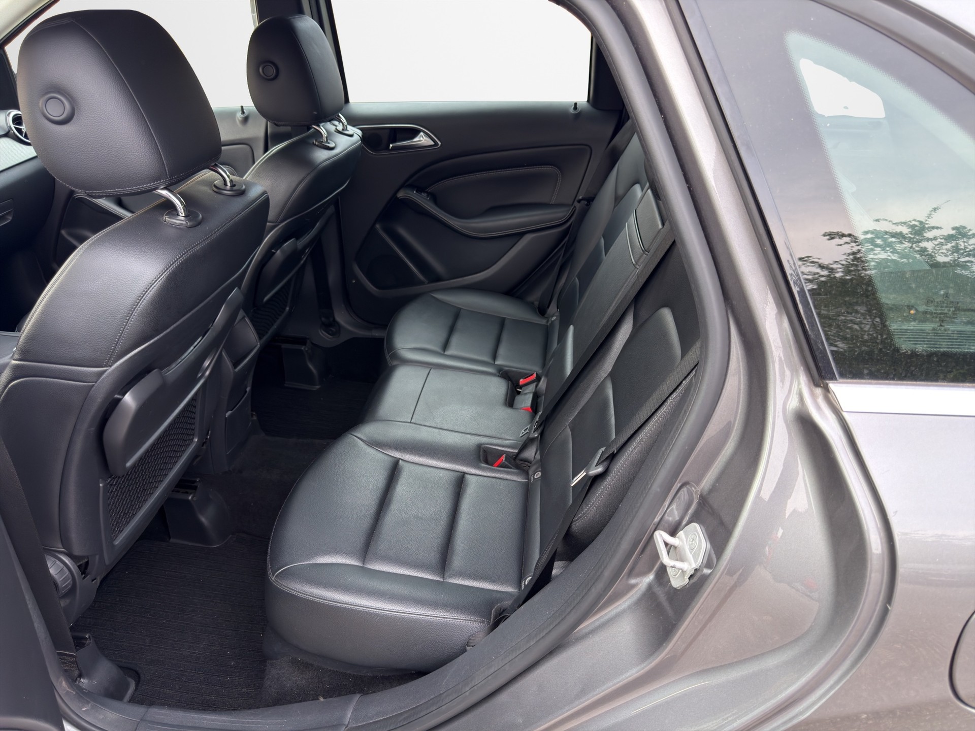 MERCEDES-BENZ B 200 7G-DCT-image-11
