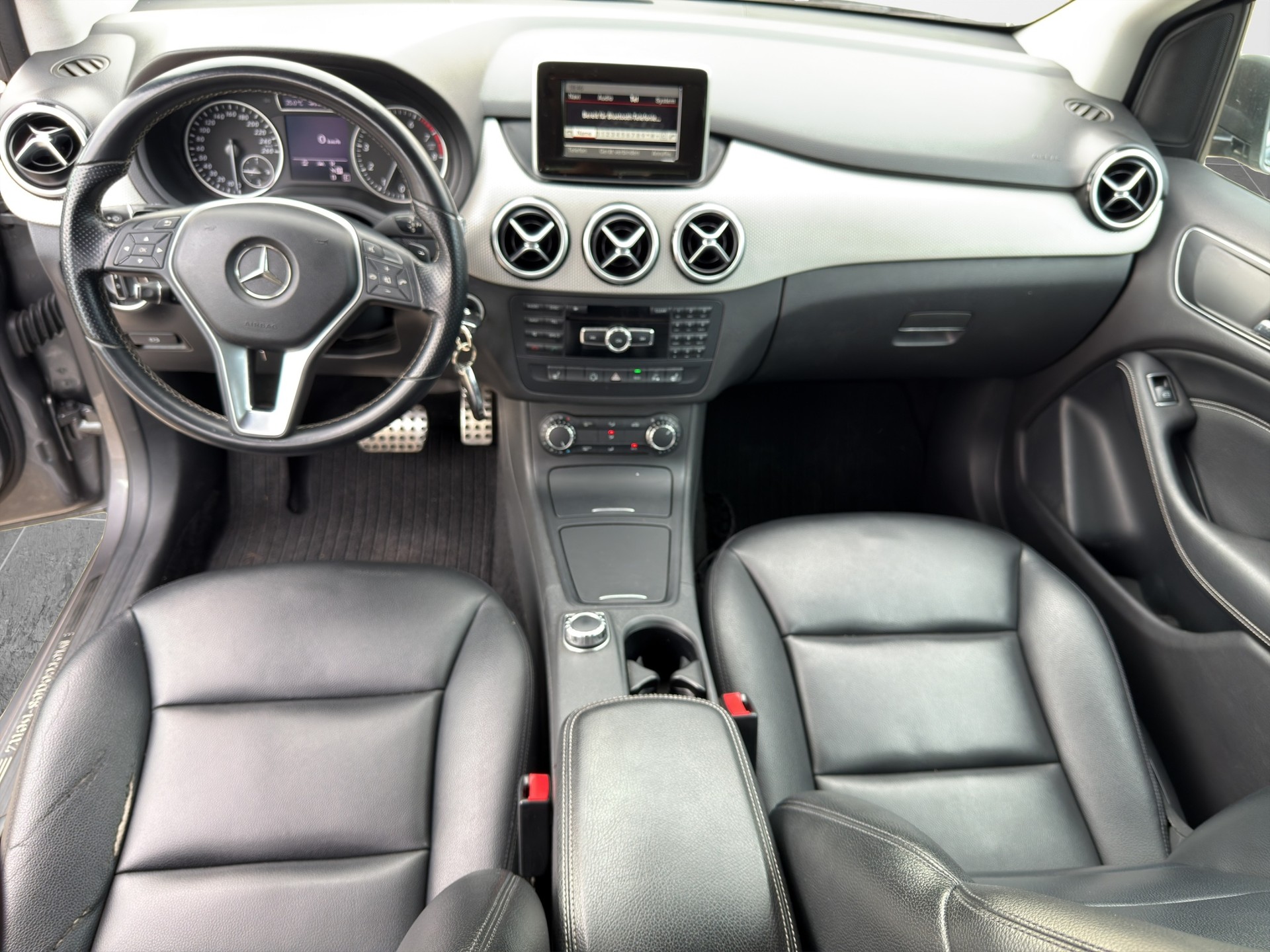 MERCEDES-BENZ B 200 7G-DCT-image-12
