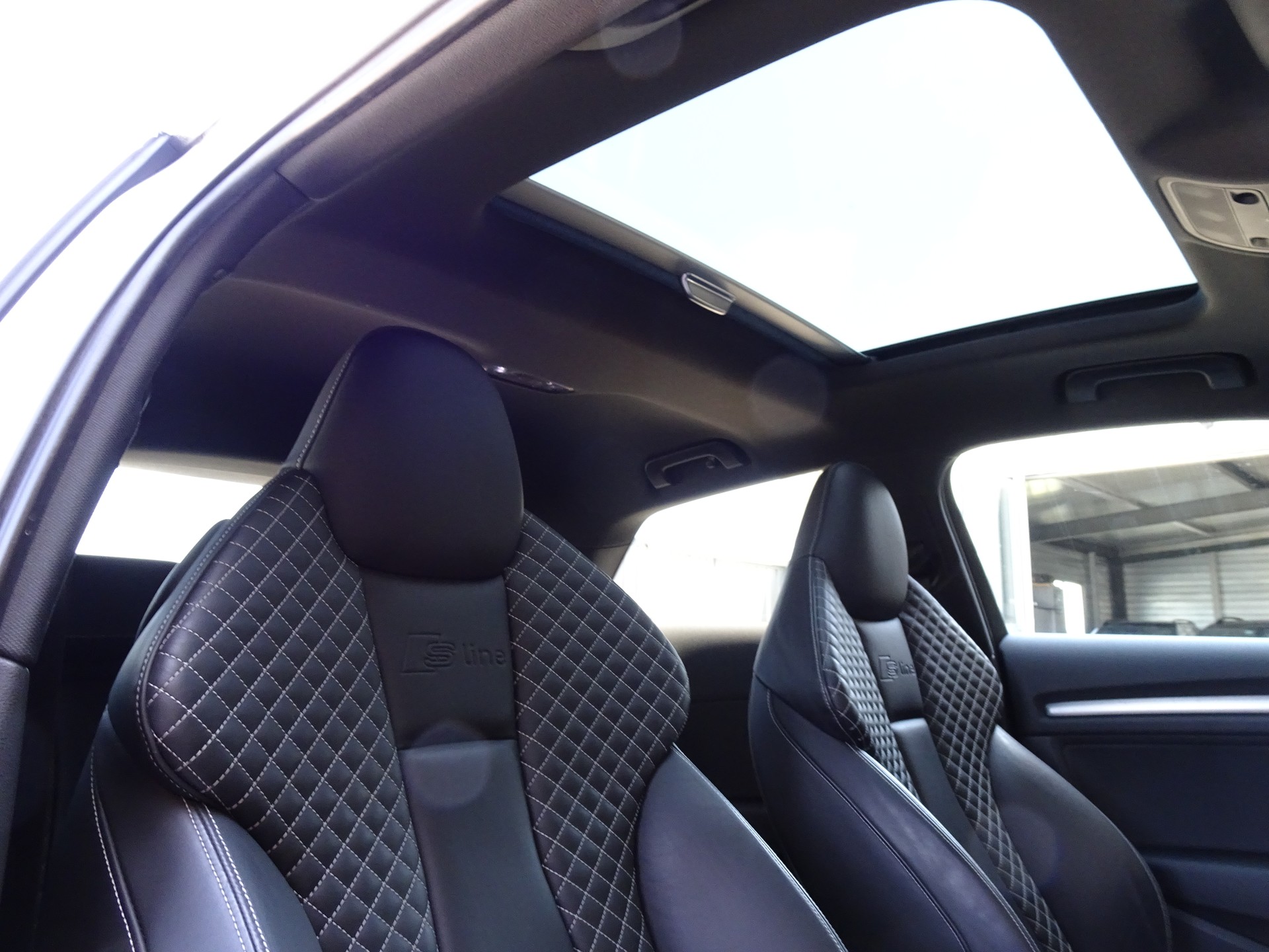 AUDI A3 2.0 TDI Ambition quattro S-tronic / S-LINE SPORTPAKET-image-11