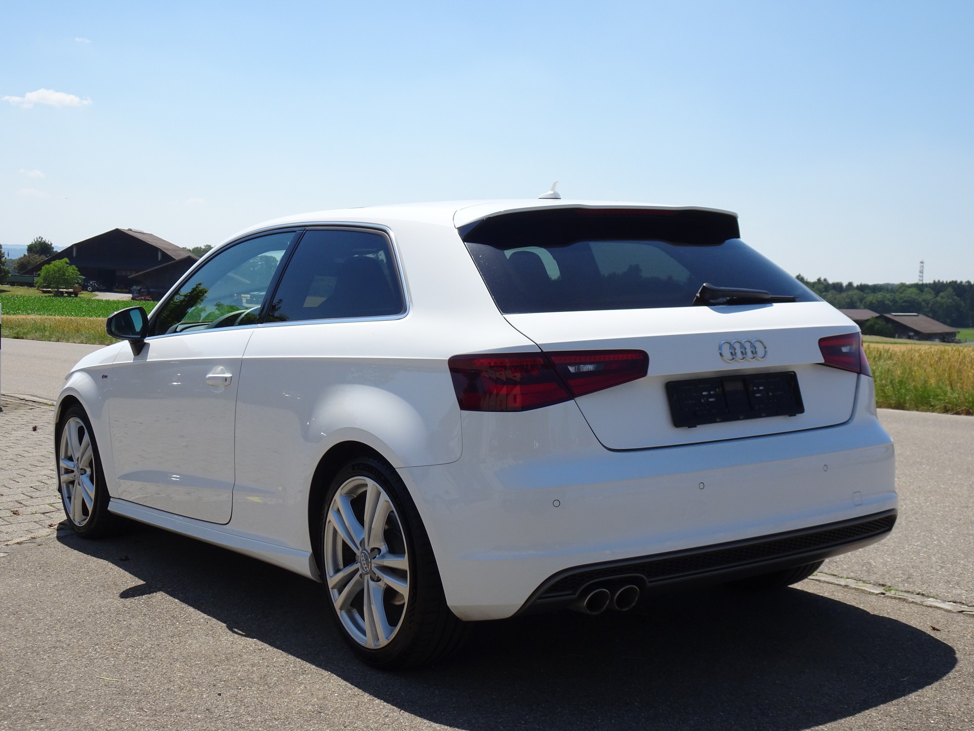 AUDI A3 2.0 TDI Ambition quattro S-tronic / S-LINE SPORTPAKET-image-2