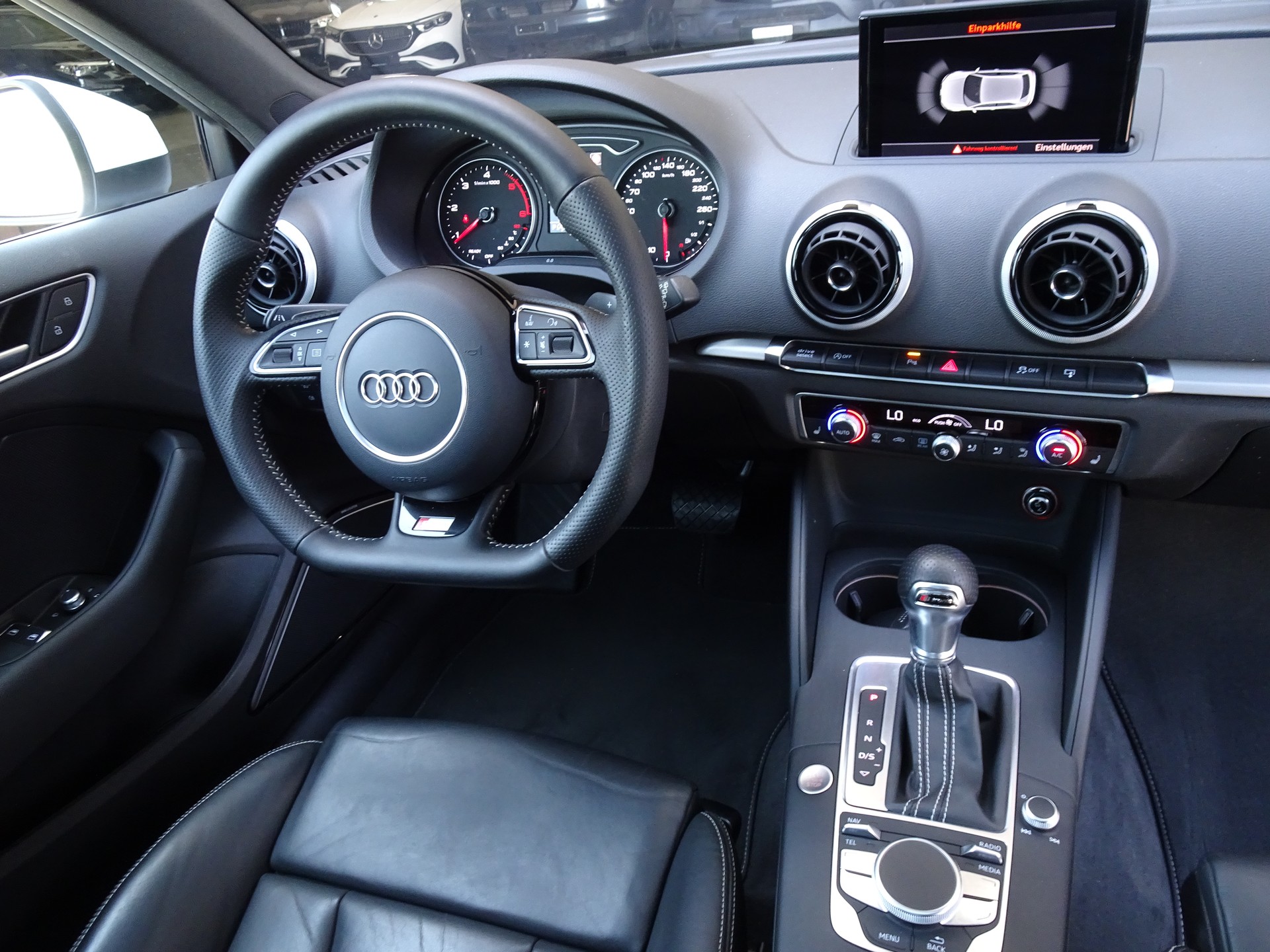 AUDI A3 2.0 TDI Ambition quattro S-tronic / S-LINE SPORTPAKET-image-10