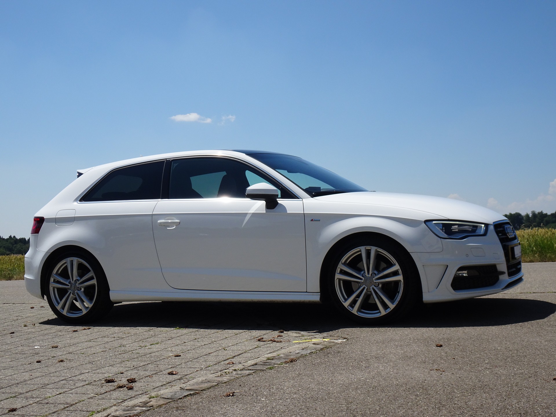 AUDI A3 2.0 TDI Ambition quattro S-tronic / S-LINE SPORTPAKET-image-4