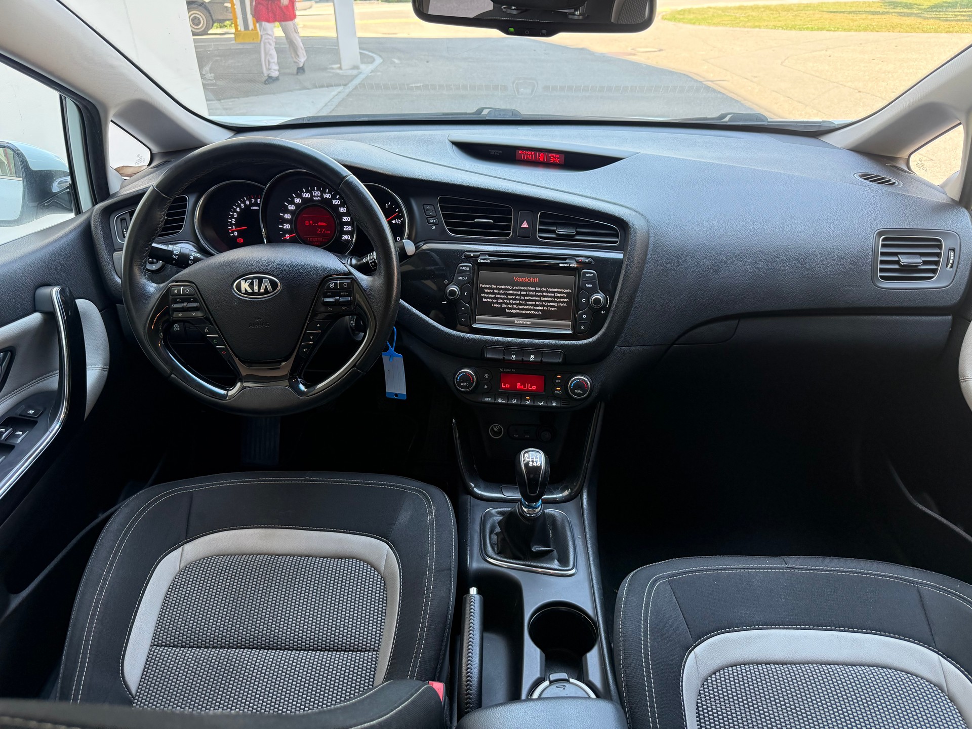 KIA Cee'd 1.6 GDi Swiss Eco Edition-image-8