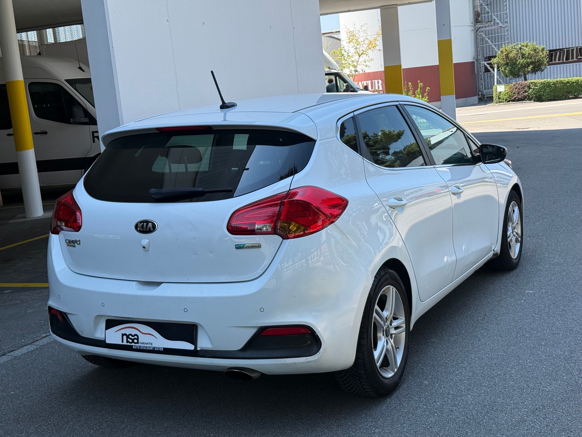 KIA Cee'd 1.6 GDi Swiss Eco Edition-image-3