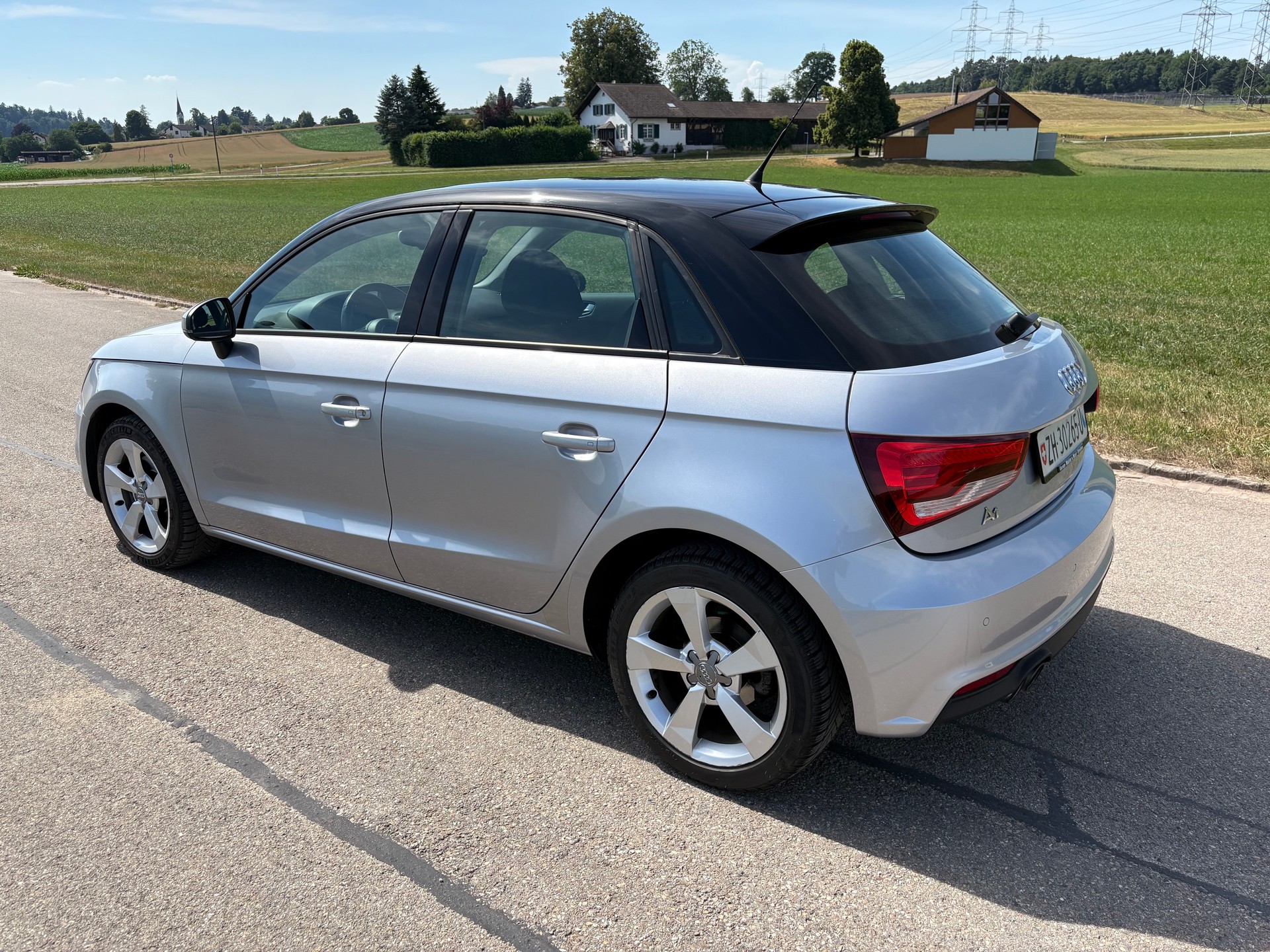 AUDI A1 Sportback 1.4 TFSI Sport S-tronic-image-4