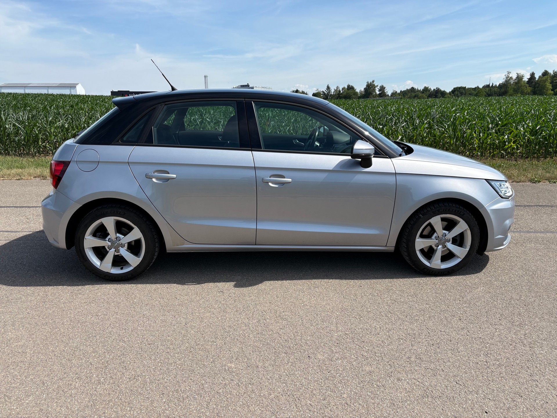 AUDI A1 Sportback 1.4 TFSI Sport S-tronic-image-3