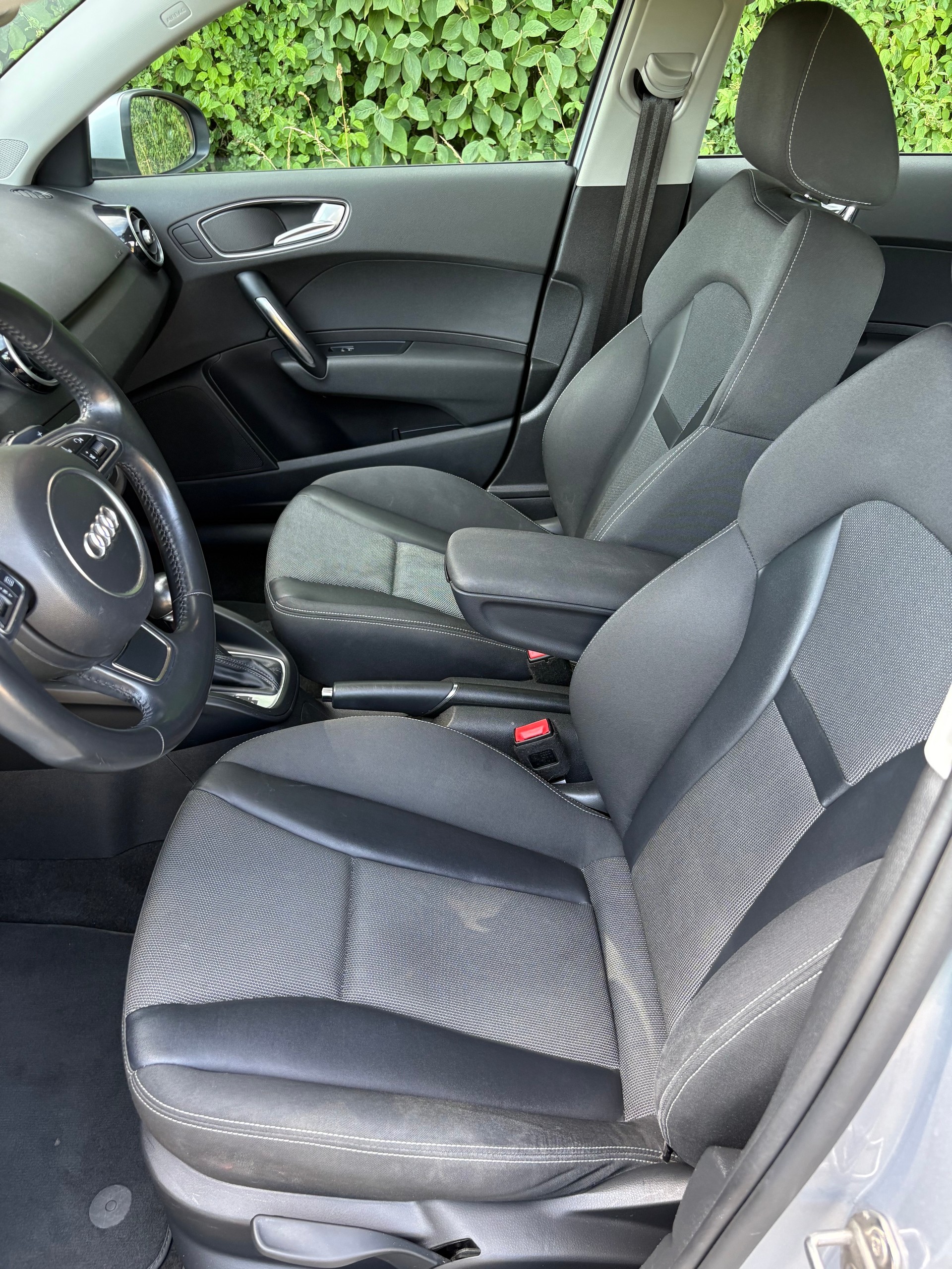 AUDI A1 Sportback 1.4 TFSI Sport S-tronic-image-8