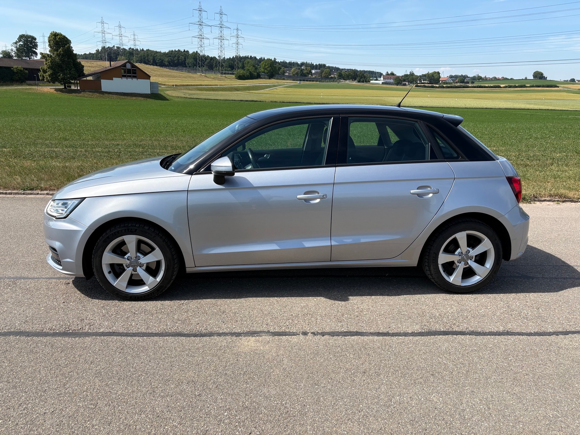 AUDI A1 Sportback 1.4 TFSI Sport S-tronic-image-2