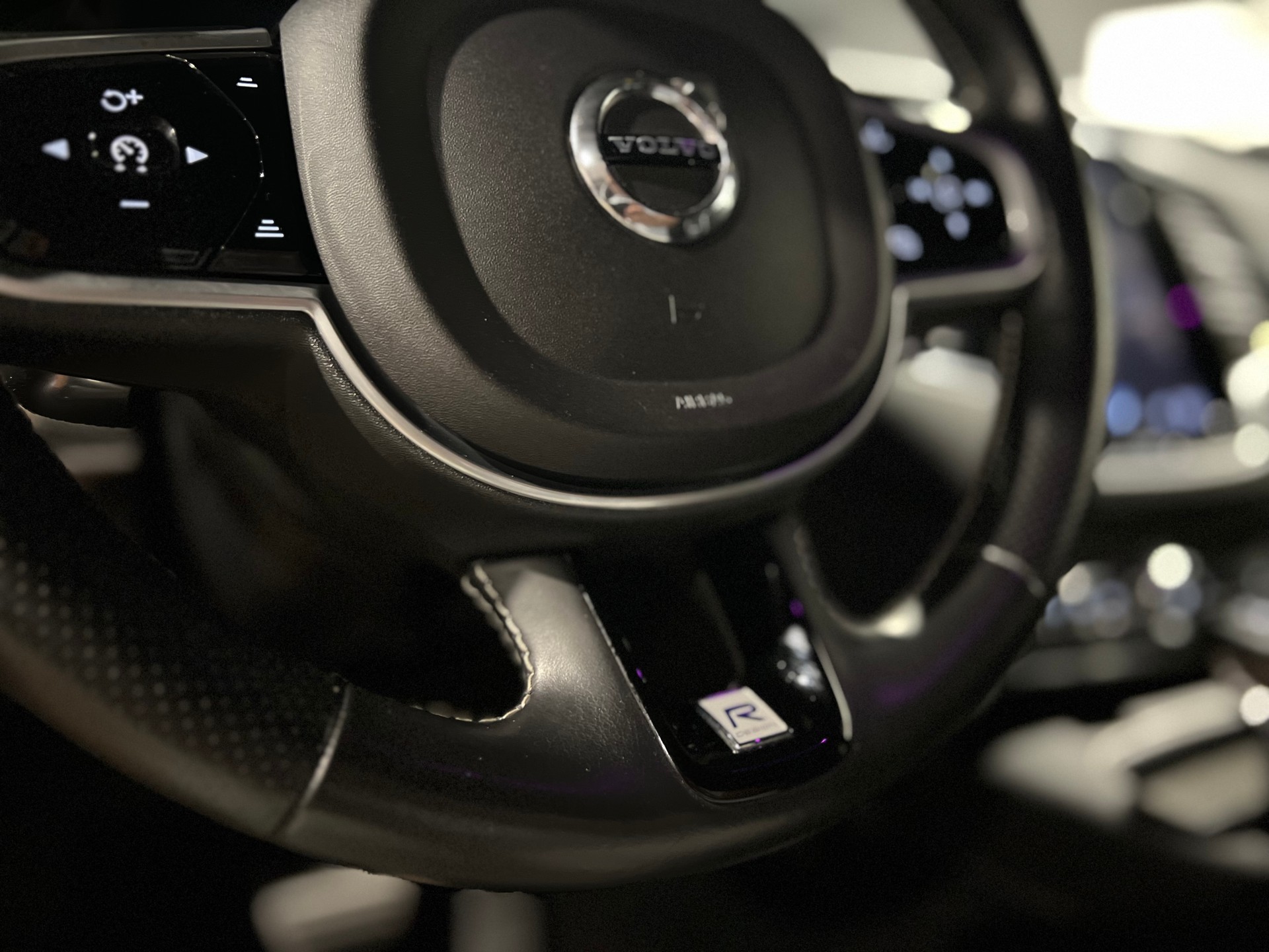 VOLVO XC90 T6 AWD R-Design Geartronic-image-22