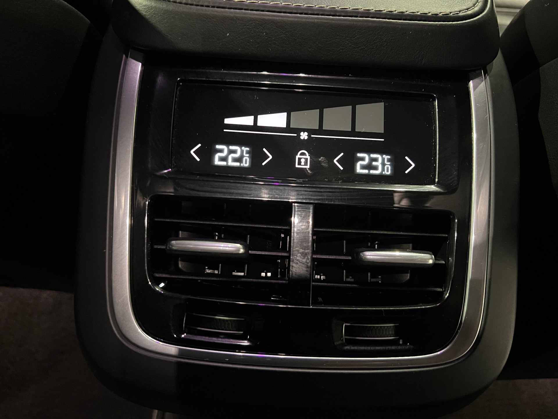 VOLVO XC90 T6 AWD R-Design Geartronic-image-23