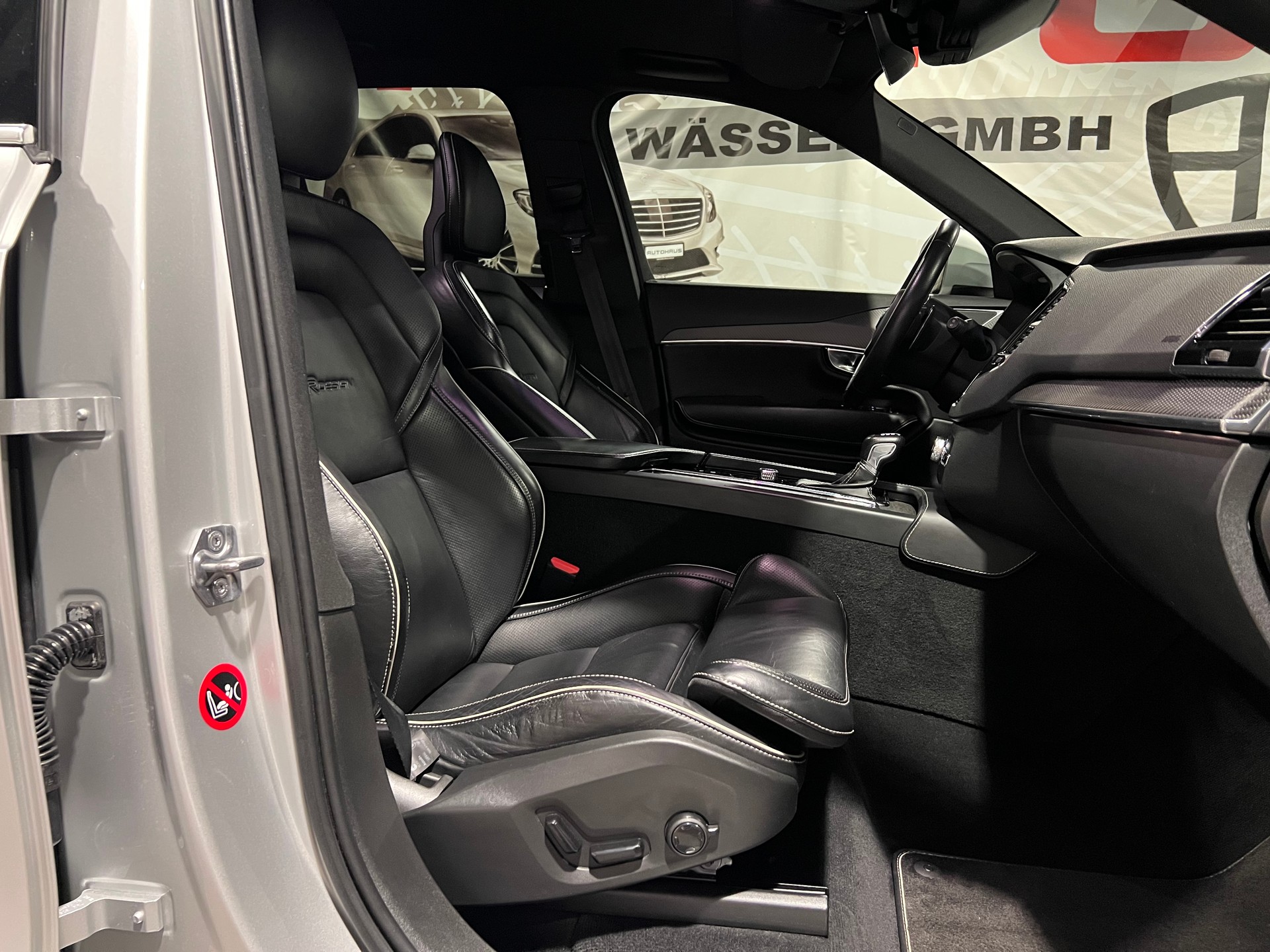 VOLVO XC90 T6 AWD R-Design Geartronic-image-13